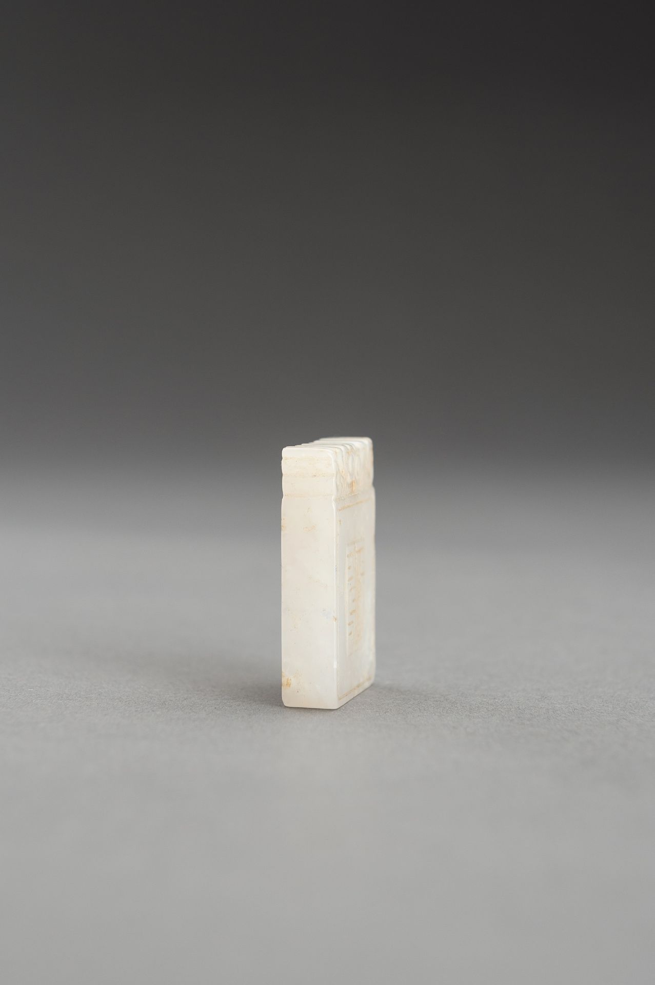 A WHITE JADE MINIATURE PLAQUE - Image 9 of 11