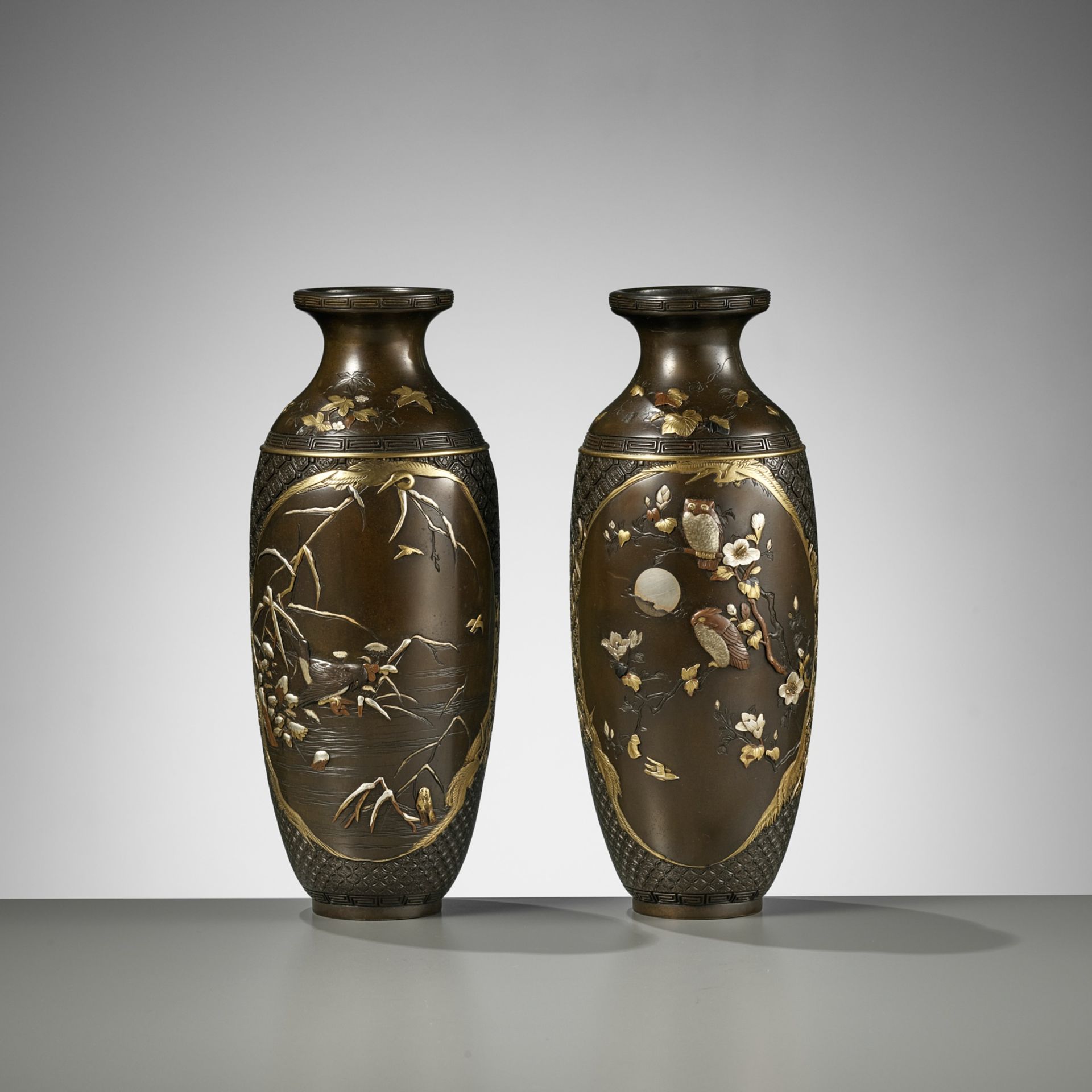 MIYABE ATSUYOSHI: A PAIR OF FINE INLAID BRONZE VASES