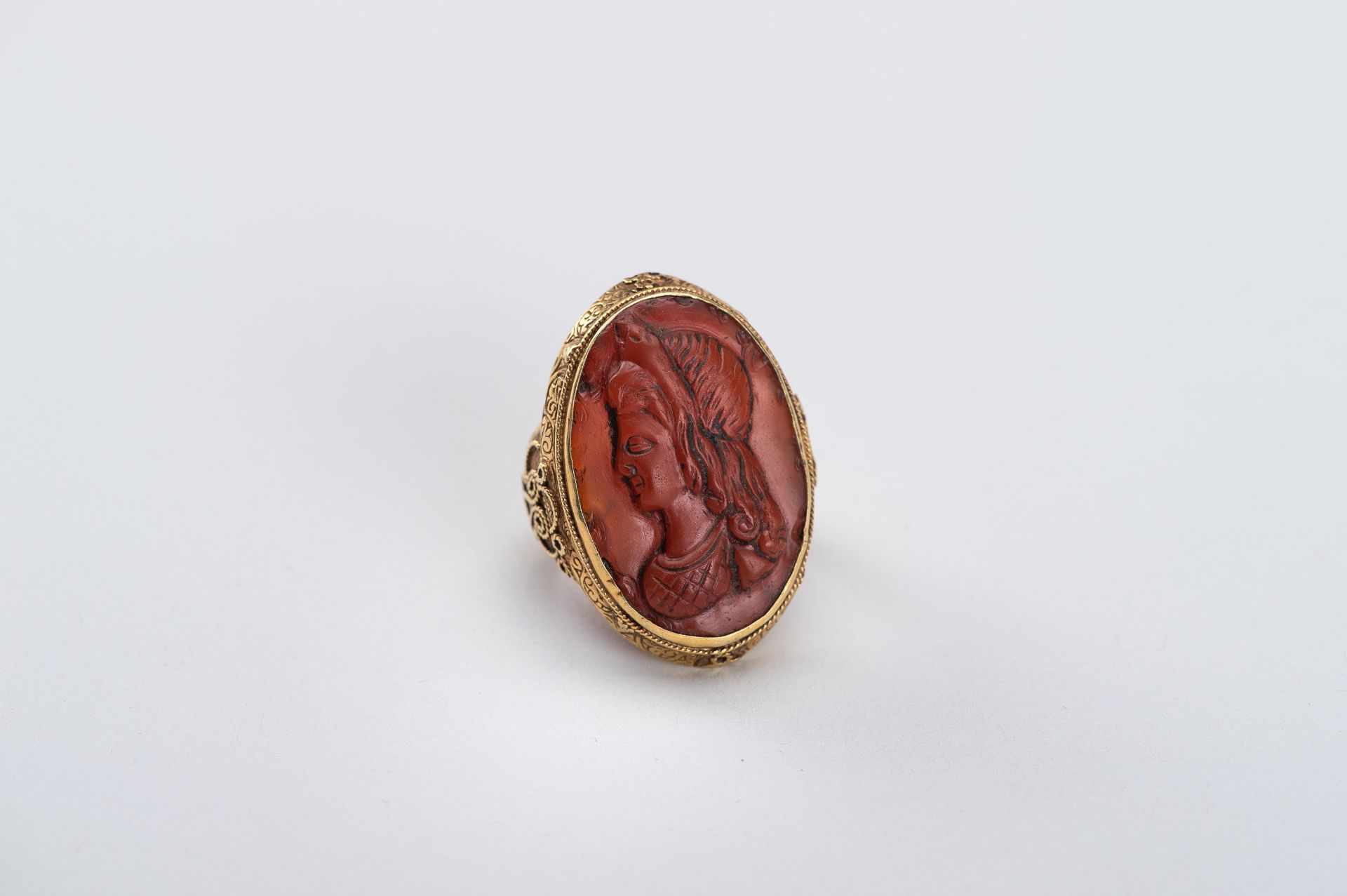 AN INDO-PERSIAN GOLD RING WITH CARNELIAN INTAGLIO - Image 8 of 10