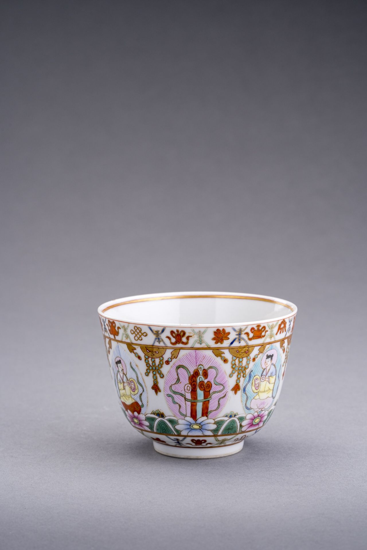 A FAMILLE-ROSE 'BARAGON-TUMED' PORCELAIN TEA BOWL, DAOGUANG - Bild 6 aus 10