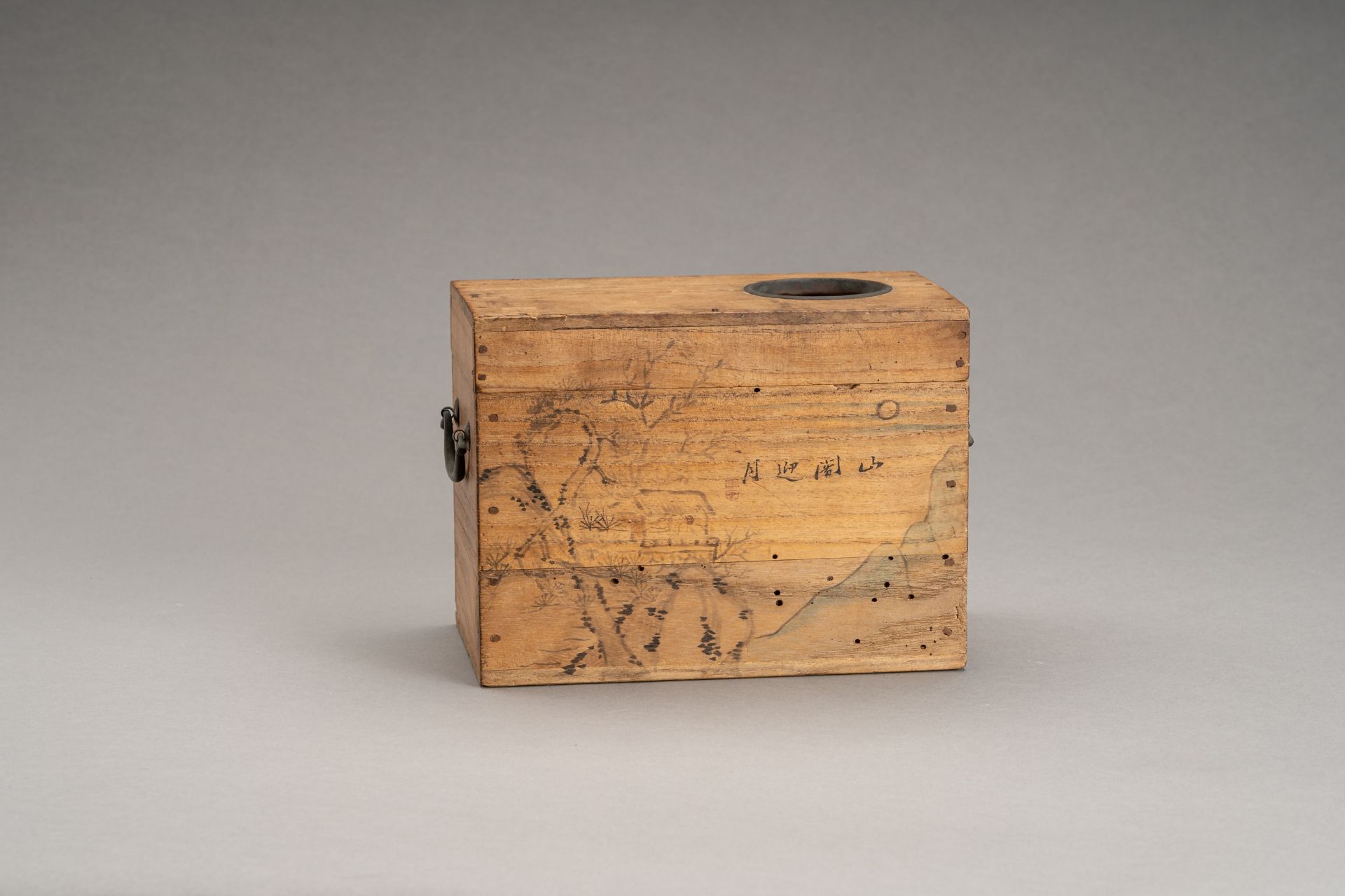 A WOODEN CHEST WITH DRAWERS AND A COPPER SAKE WARMER 'KANDOUKO', 19th CENTURY - Bild 12 aus 28