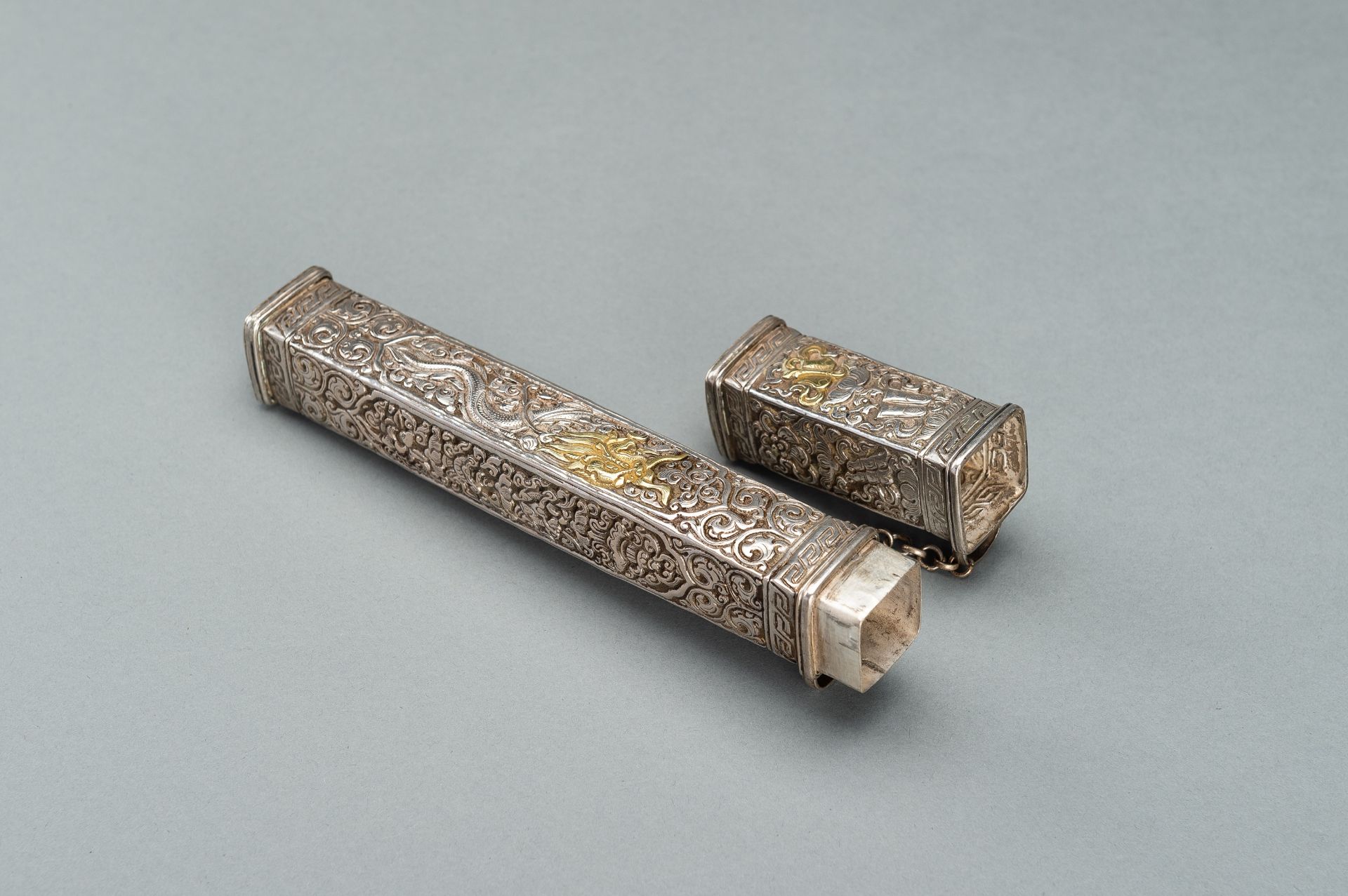 TWO EMBOSSED SILVERPLATED AND GILT METAL BOXES, 19TH CENTURY - Bild 6 aus 18