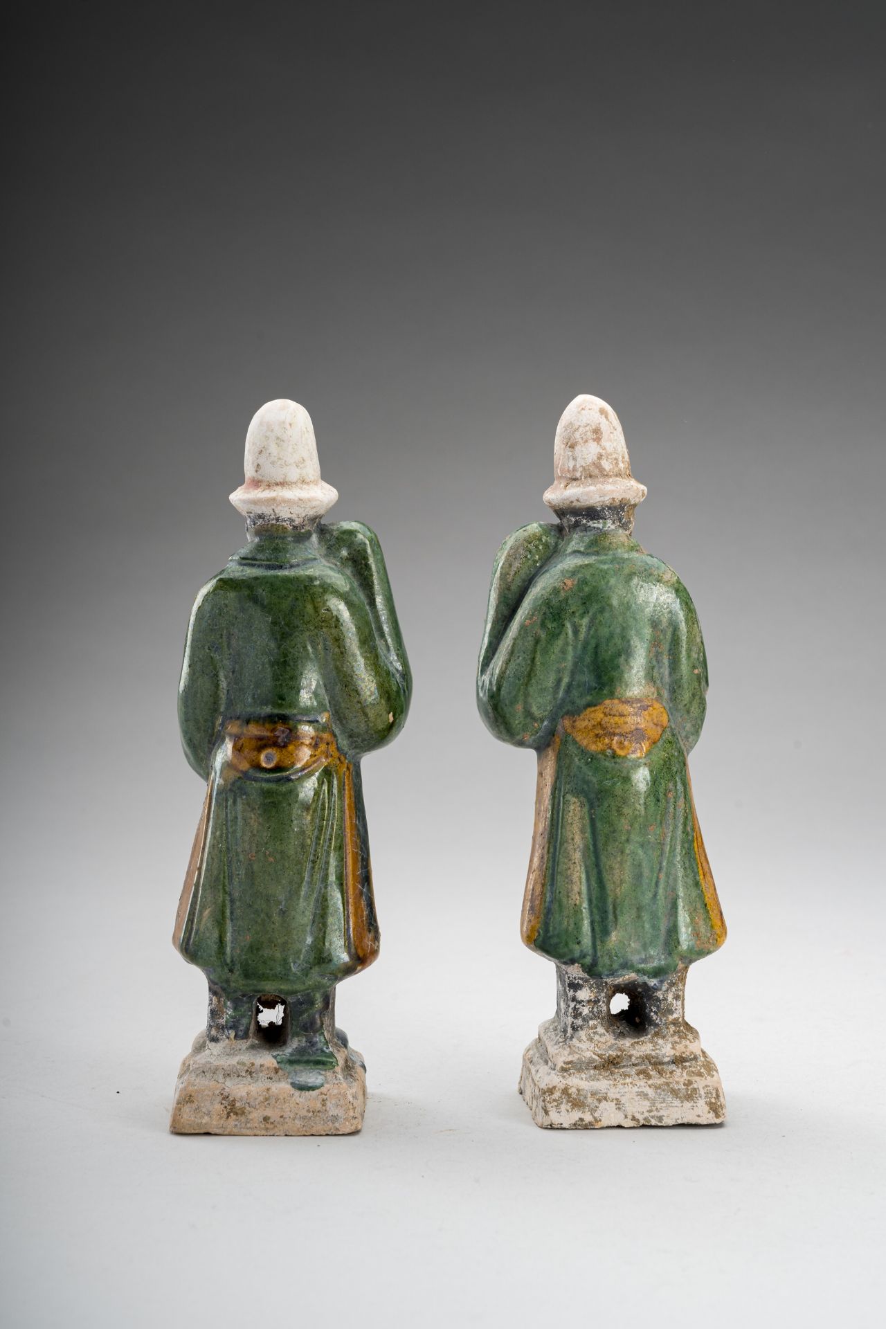 TWO SANCAI-GLAZED POTTERY FIGURES OF ATTENDANTS - Bild 7 aus 8