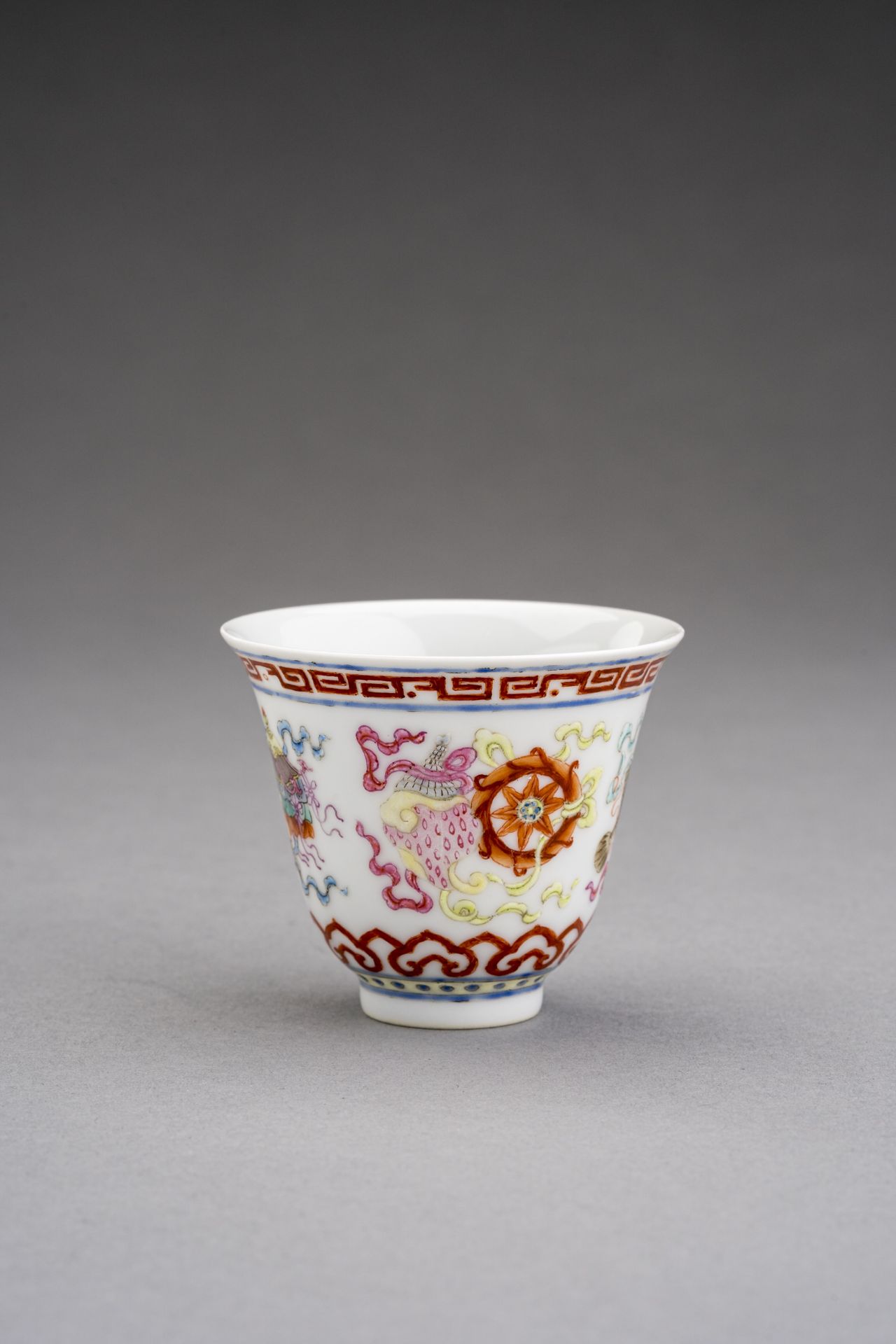 A FAMILLE ROSE 'BUDDHIST EMBLEMS' PORCELAIN CUP, GUANGXU MARK AND POSSIBLY OF PERIOD - Image 4 of 7