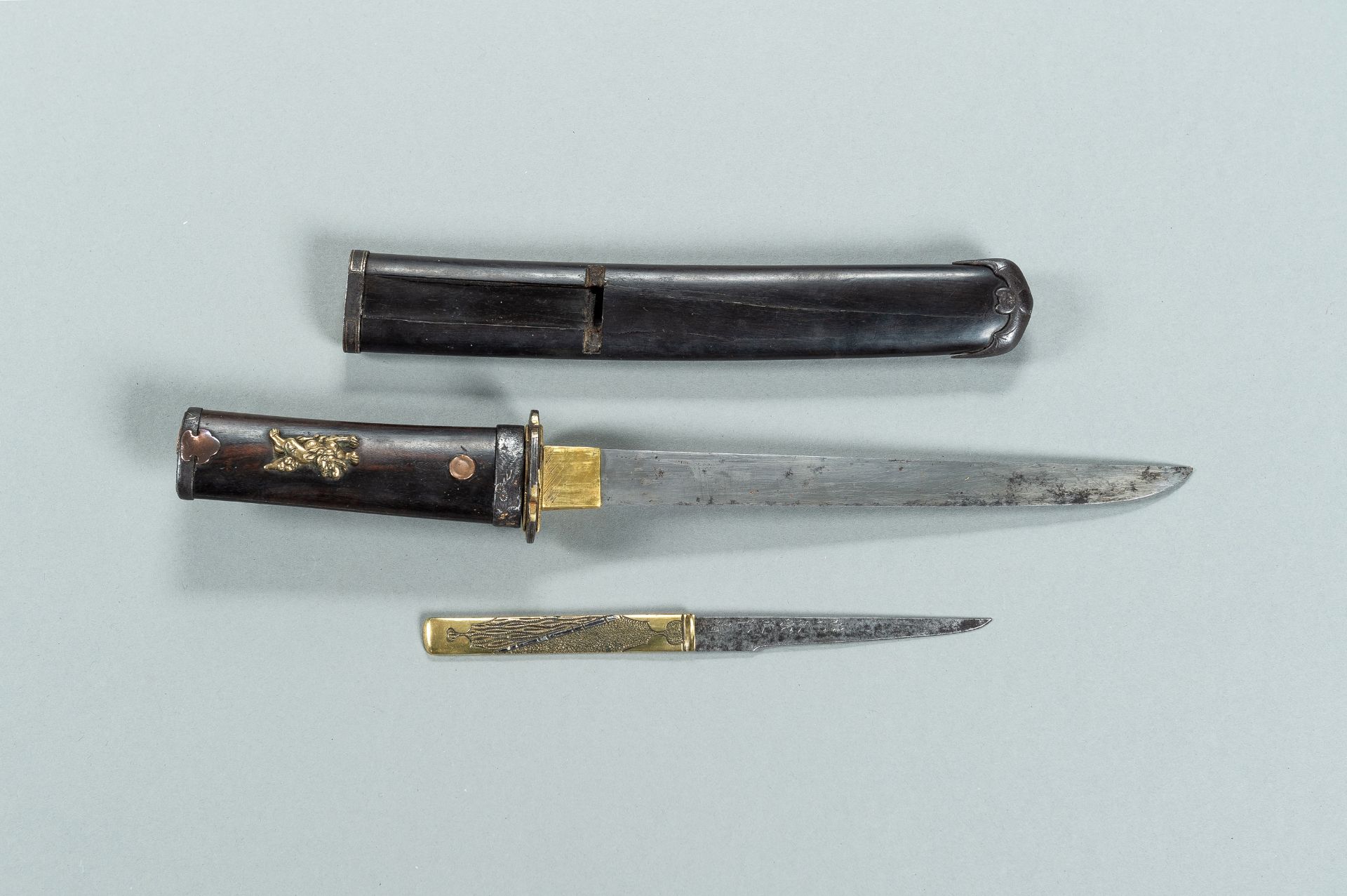 A SMALL TANTO IN KOSHIRAE, EDO - Image 4 of 14