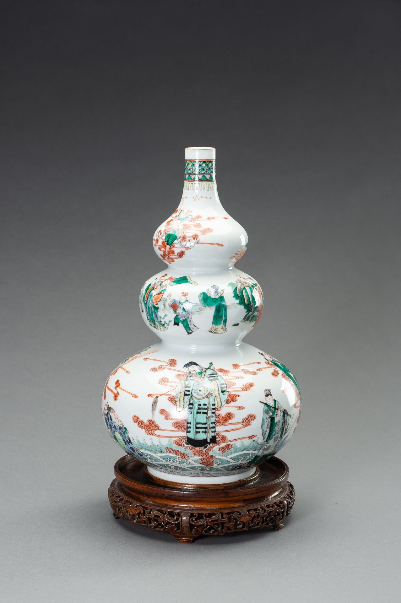 A LARGE FAMILLE VERTE TRIPLE-GOURD PORCELAIN VASE, QING - Image 7 of 12