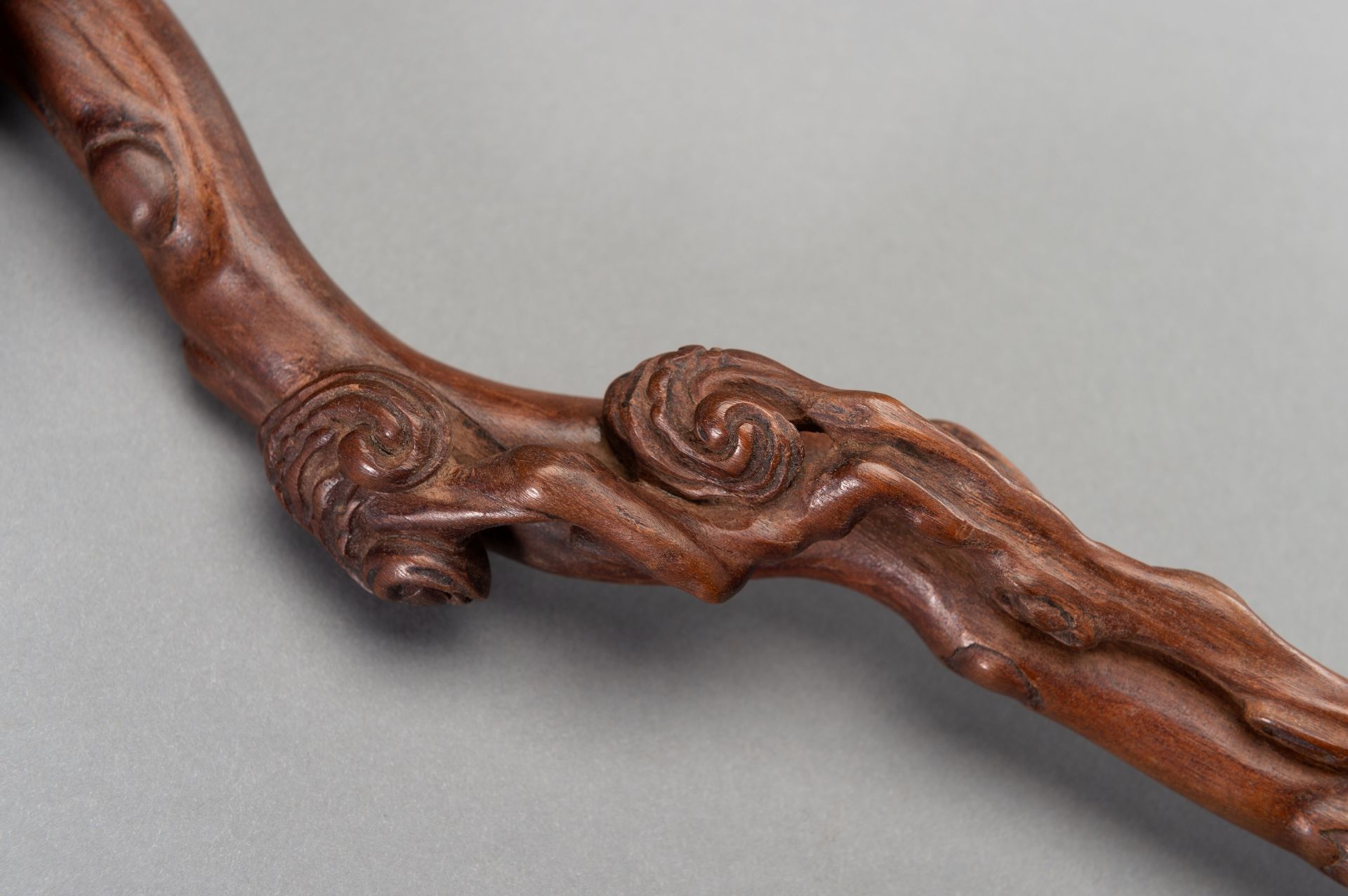 A HARDWOOD RUYI SCEPTER - Image 4 of 11