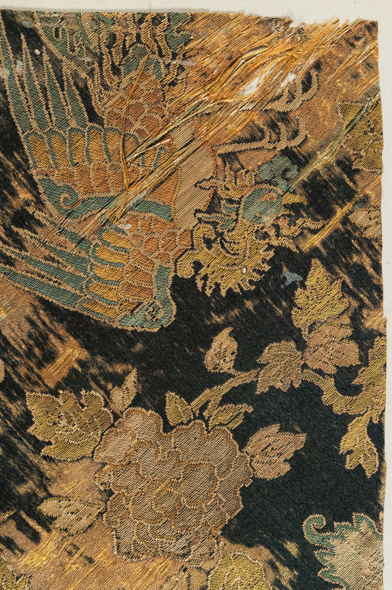 A LOT WITH TWO SILK TEXTILES, QING - Bild 5 aus 9