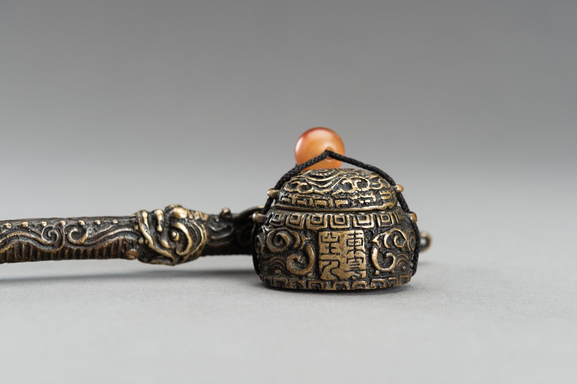 A BRASS 'DRAGON' YATATE, EDO - Image 6 of 13