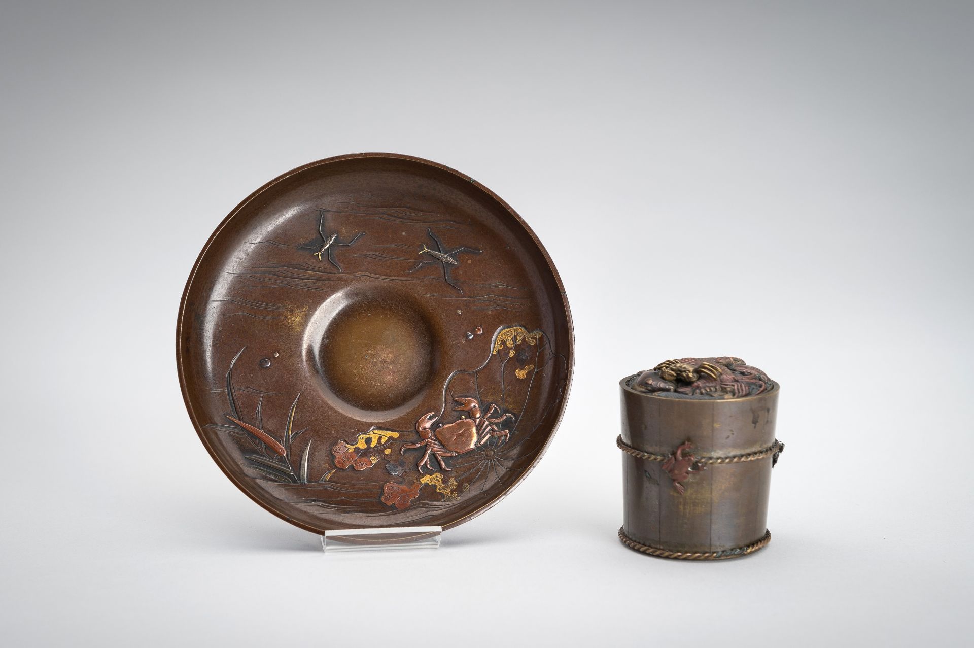 A FINE BRONZE DISH AND A MIXED METAL INKWELL WITH UNDERWATER DECOR, MEIJI - Image 2 of 18