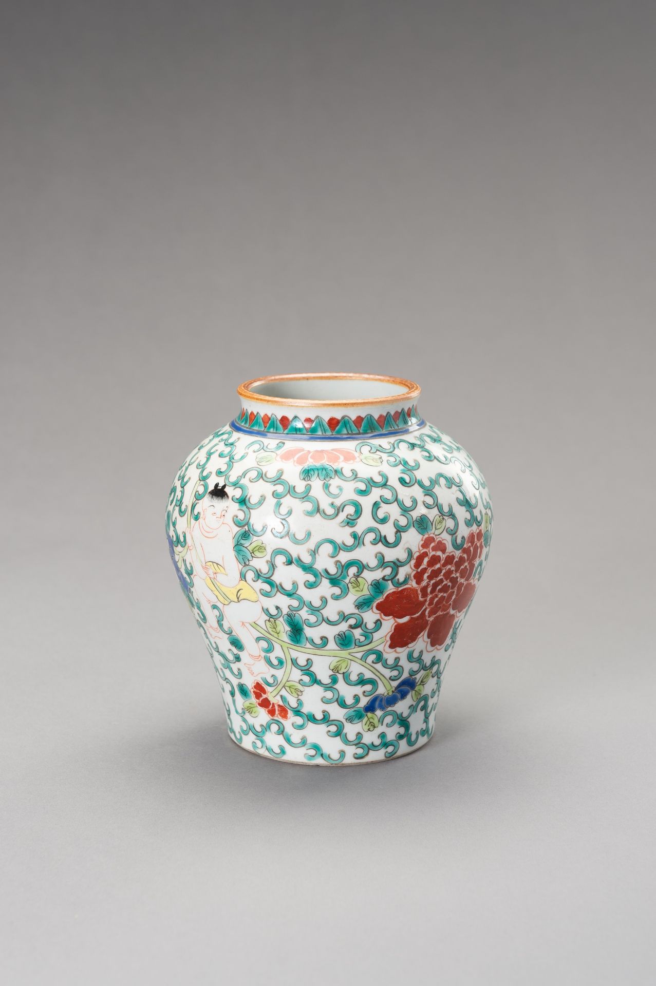 A WUCAI 'HEHE ERXIAN' BALUSTER VASE, QING DYNASTY - Image 2 of 11