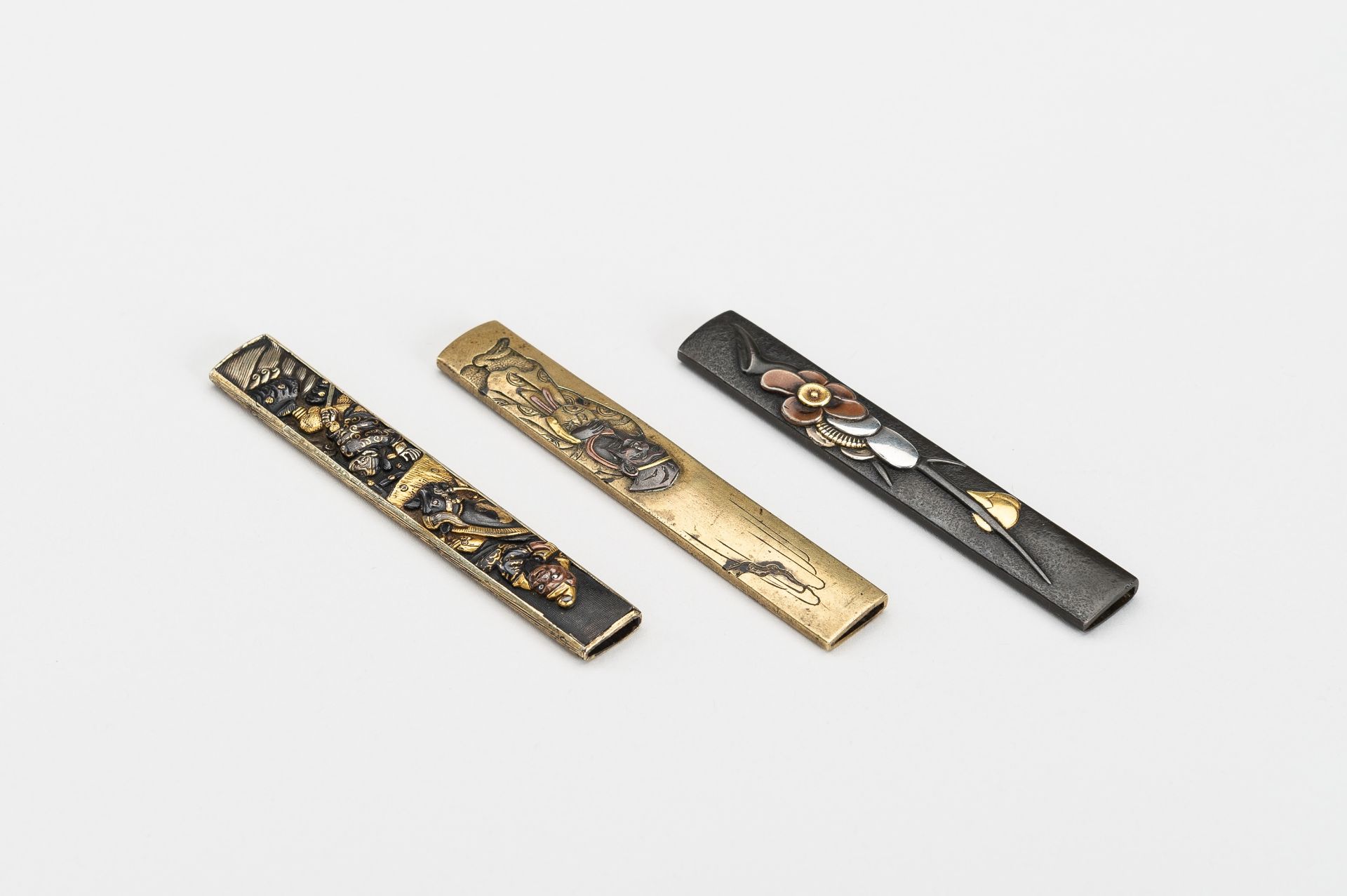 A GROUP OF THREE KOZUKA, 19th CENTURY - Image 10 of 13