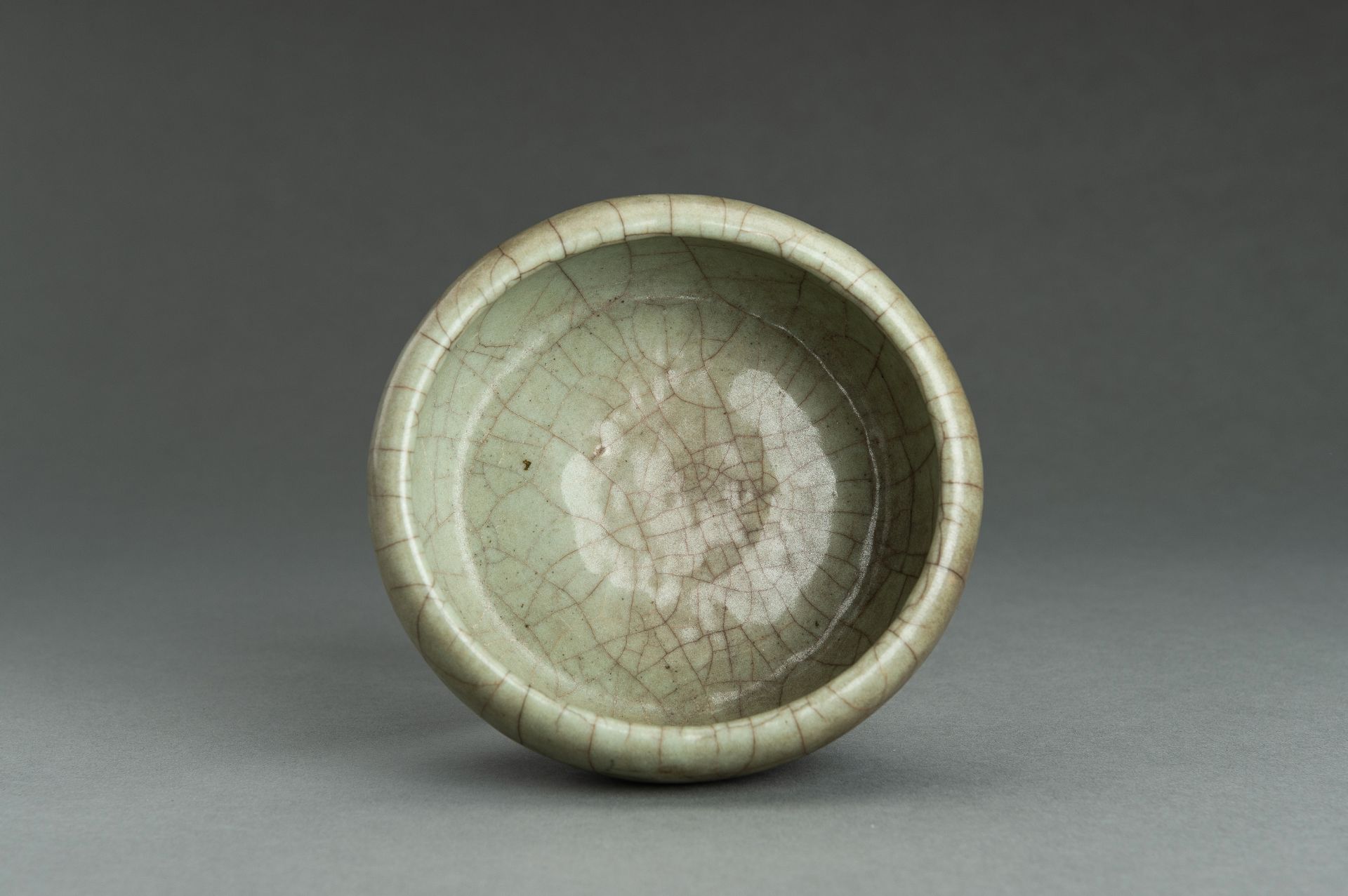 A SONG STYLE GE-TYPE PORCELAIN BRUSHWASHER, QING DYNASTY - Image 3 of 11