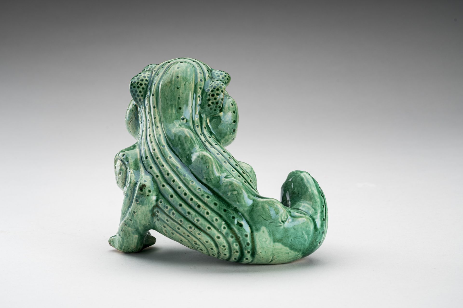 A RARE GREEN GLAZED POTTERY FIGURE OF THE THREE-LEGED TOAD - Image 7 of 9