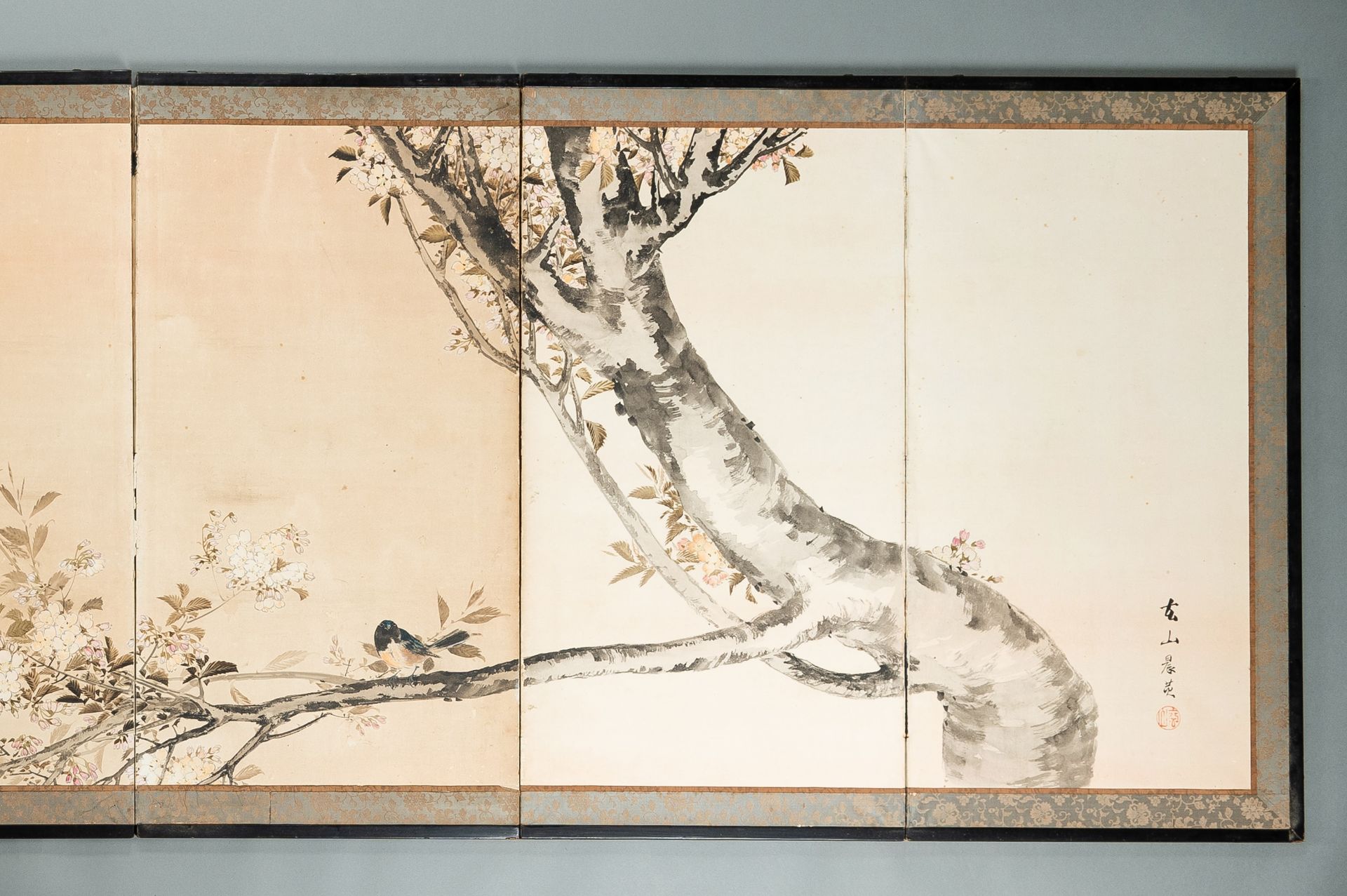 A SIX-PANEL FOLDING SCREEN WITH PRUNUS TREE - Bild 3 aus 11