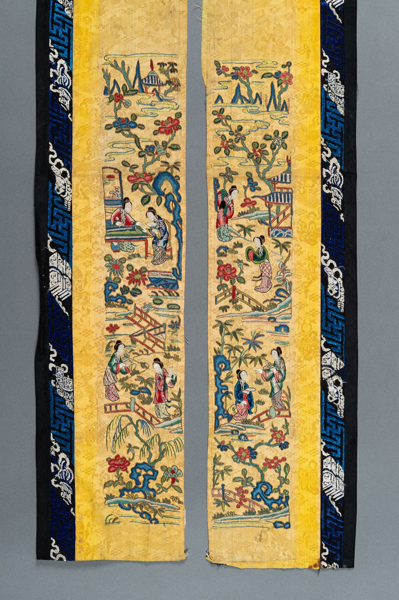 A PAIR OF 'COURT LADIES' SILK SLEEVE BANDS, QING