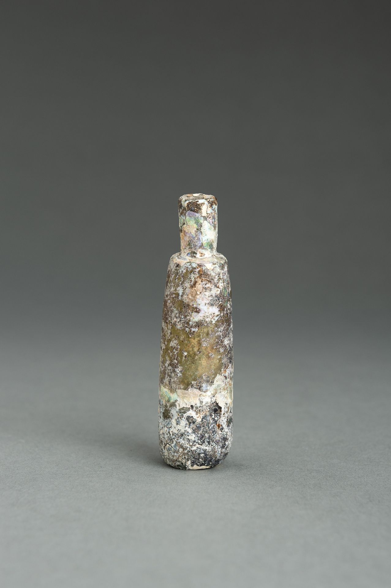 A GROUP OF FOUR FINE ROMAN MINIATURE GLASS BOTTLES - Image 7 of 13