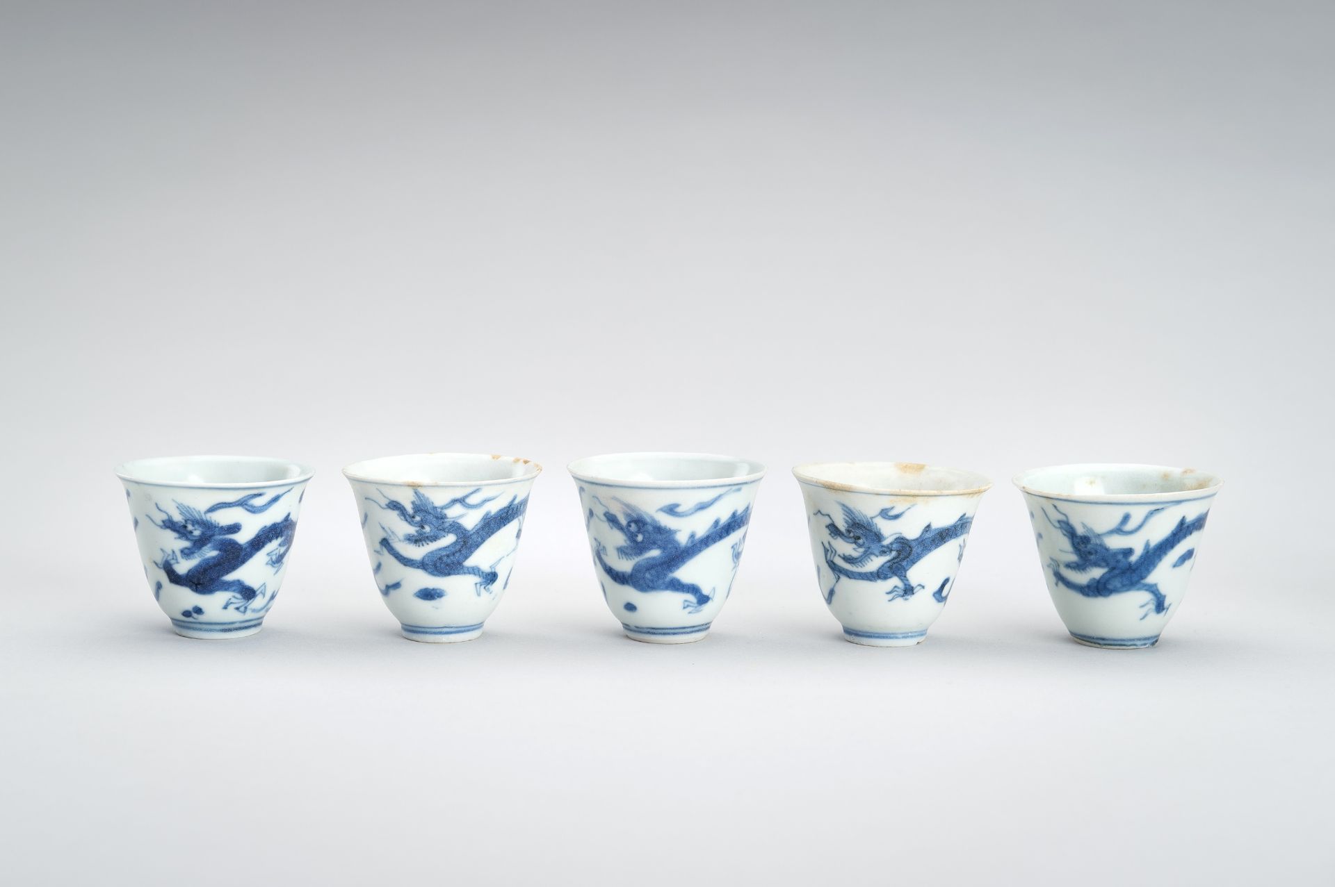 A BLUE AND WHITE PORCELAIN GROUP OF 14 CUPS AND 6 BOWLS, 'HATCHER CARGO' - Bild 13 aus 19
