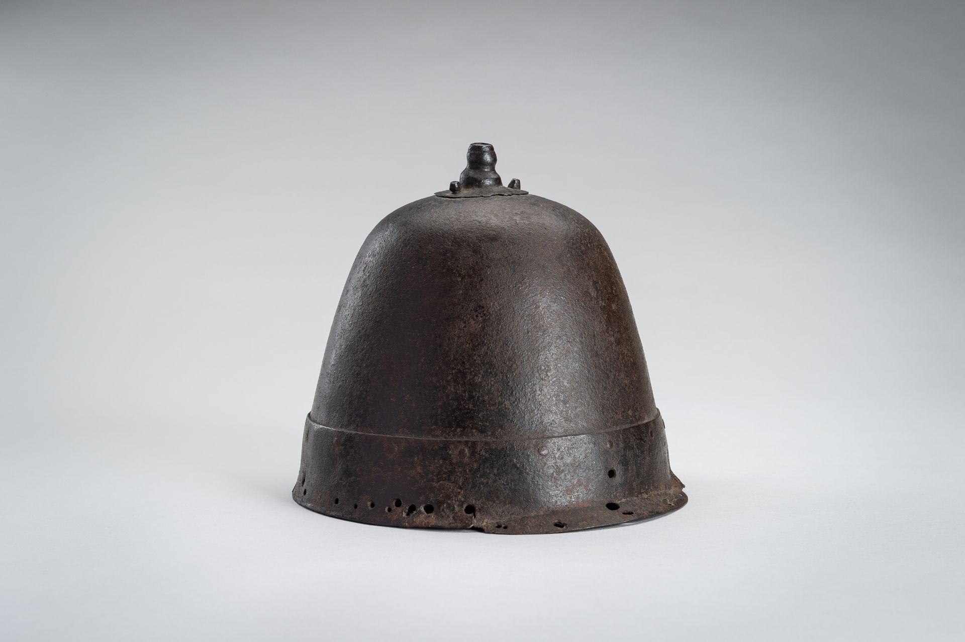 A 'KOREAN' IRON HELMET, MOMOYAMA - Bild 3 aus 14