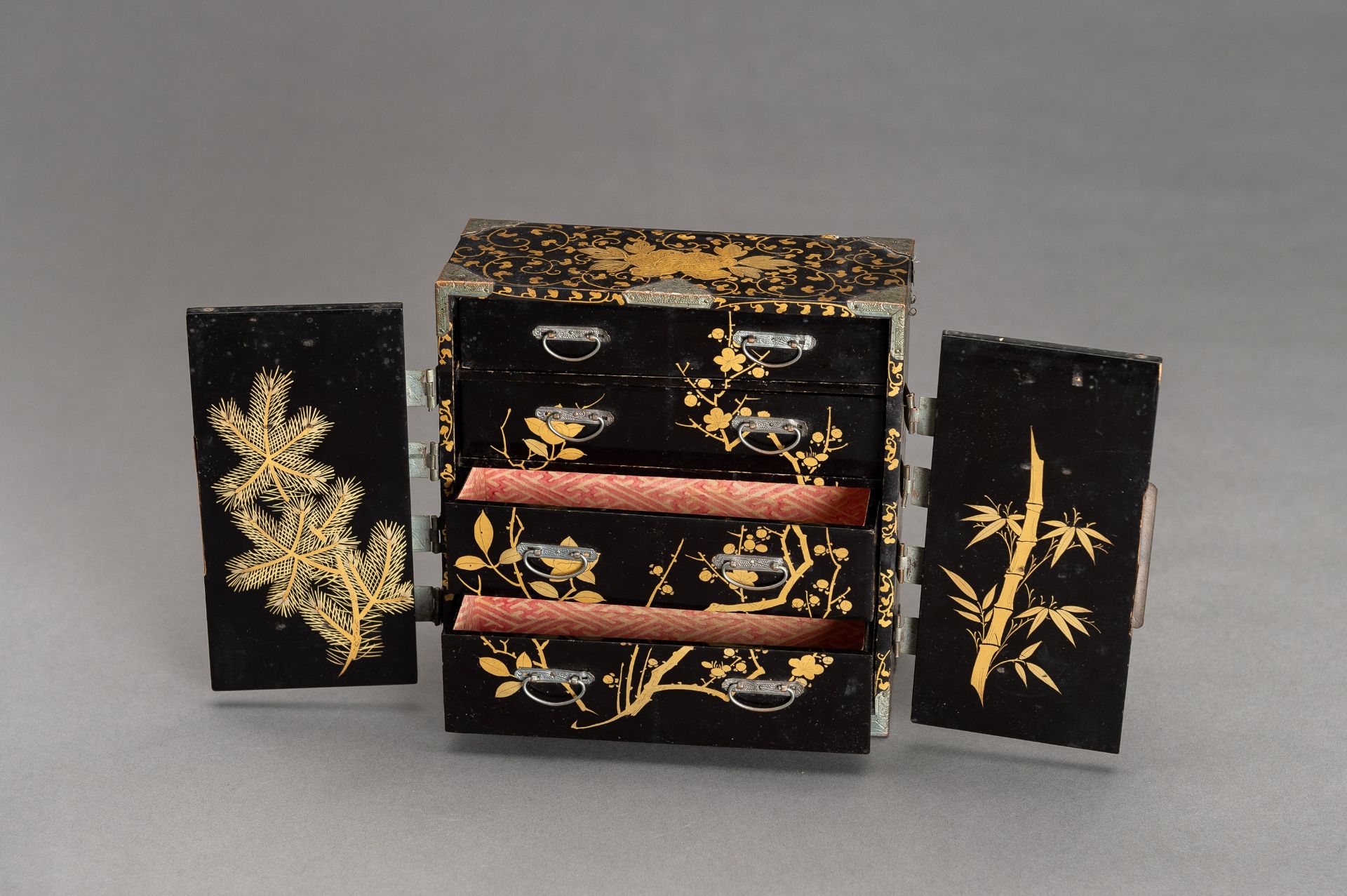 A BLACK AND GOLD LACQUER MINIATURE CABINET - Image 4 of 19