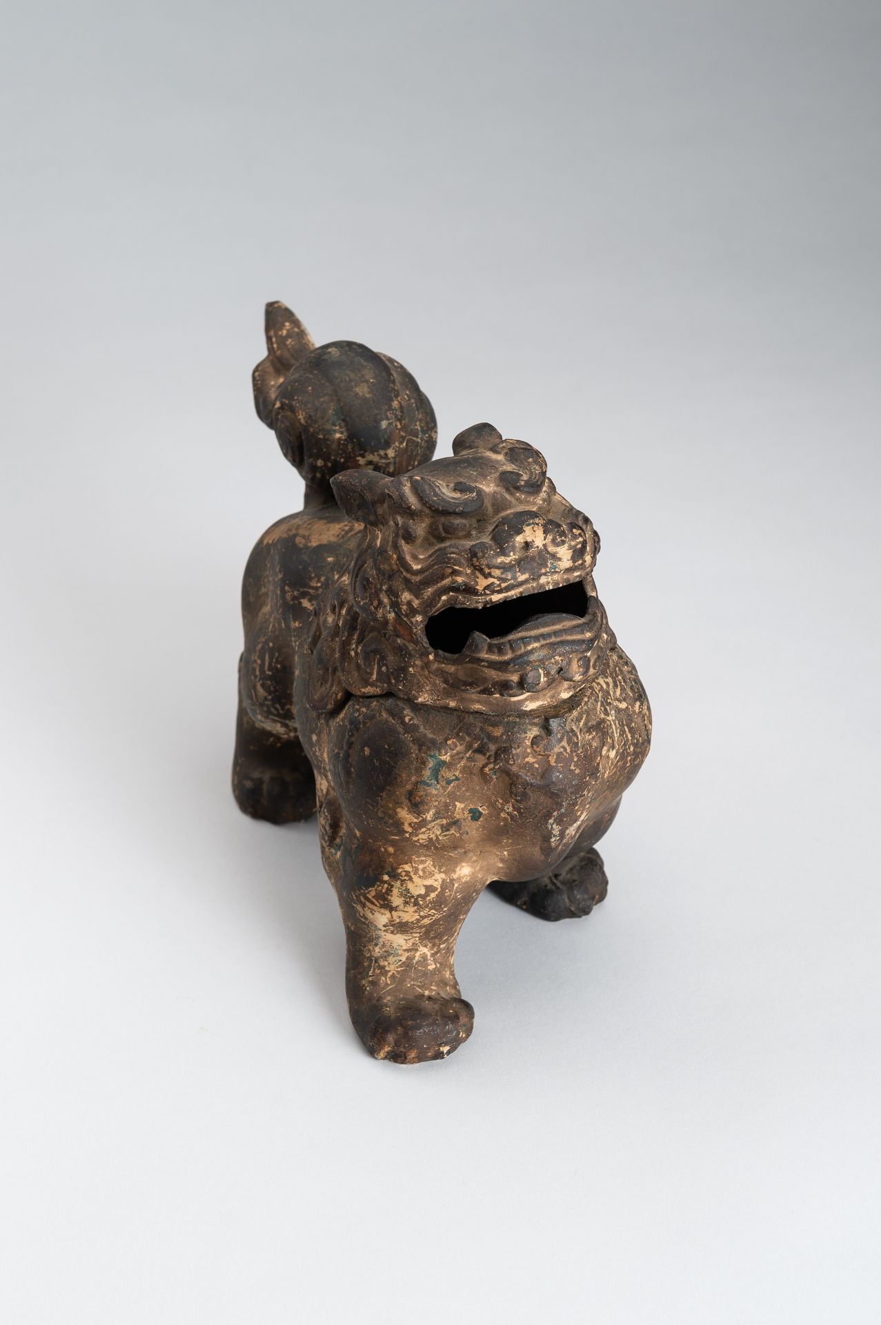 A CAST-IRON 'BUDDHIST LION' INCENSE BURNER, EDO - Image 7 of 13