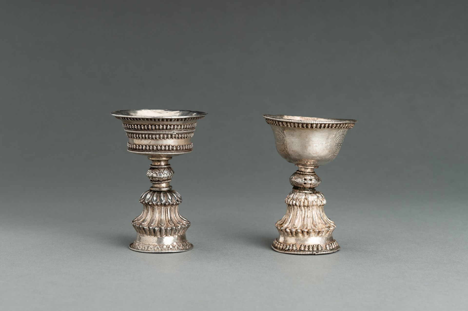 TWO TIBETAN SILVER BUTTER LAMPS, 19th CENTURY - Bild 7 aus 11