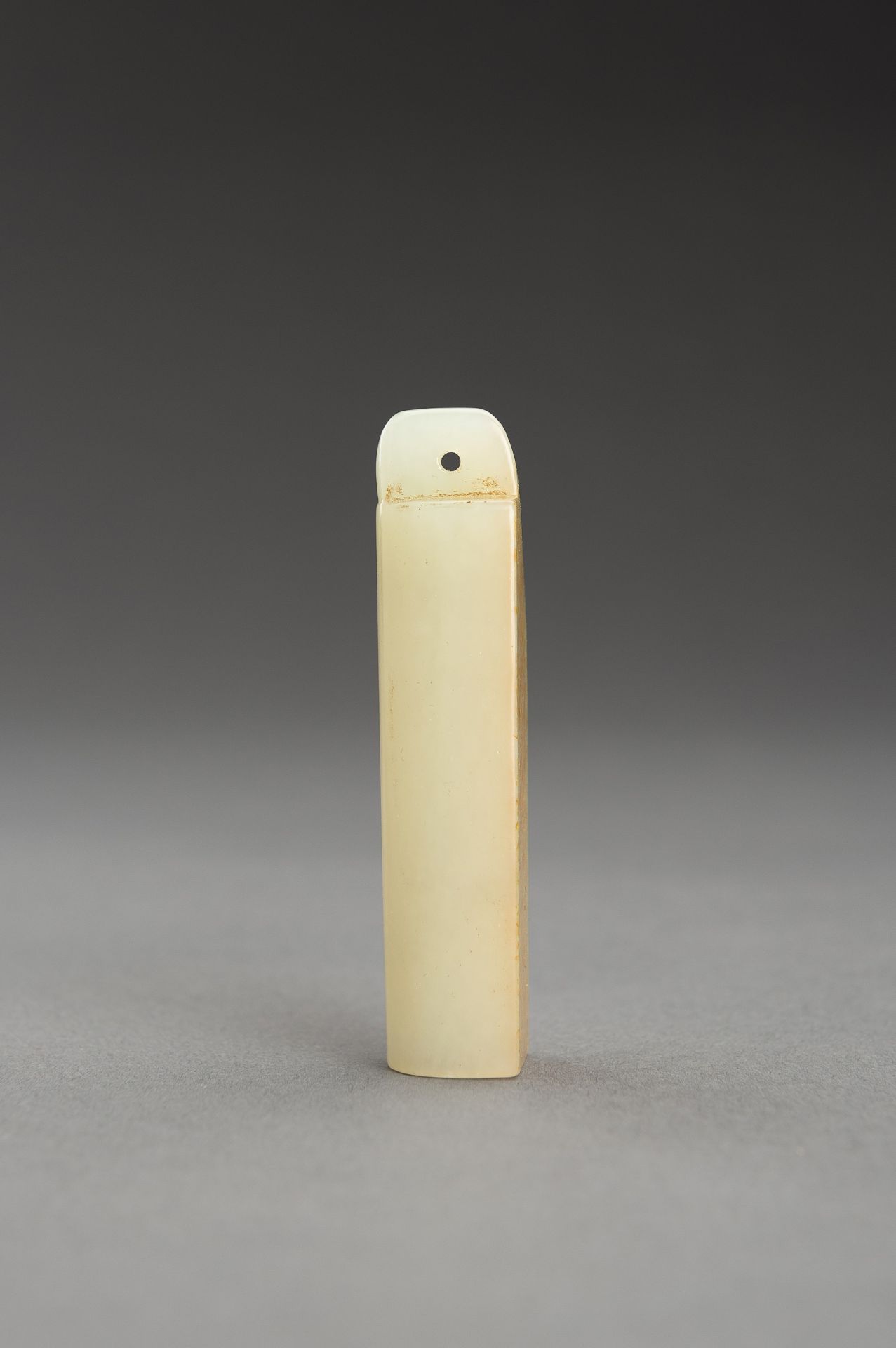 A PALE CELADON AND RUSSET JADE PLUME HOLDER - Image 5 of 9