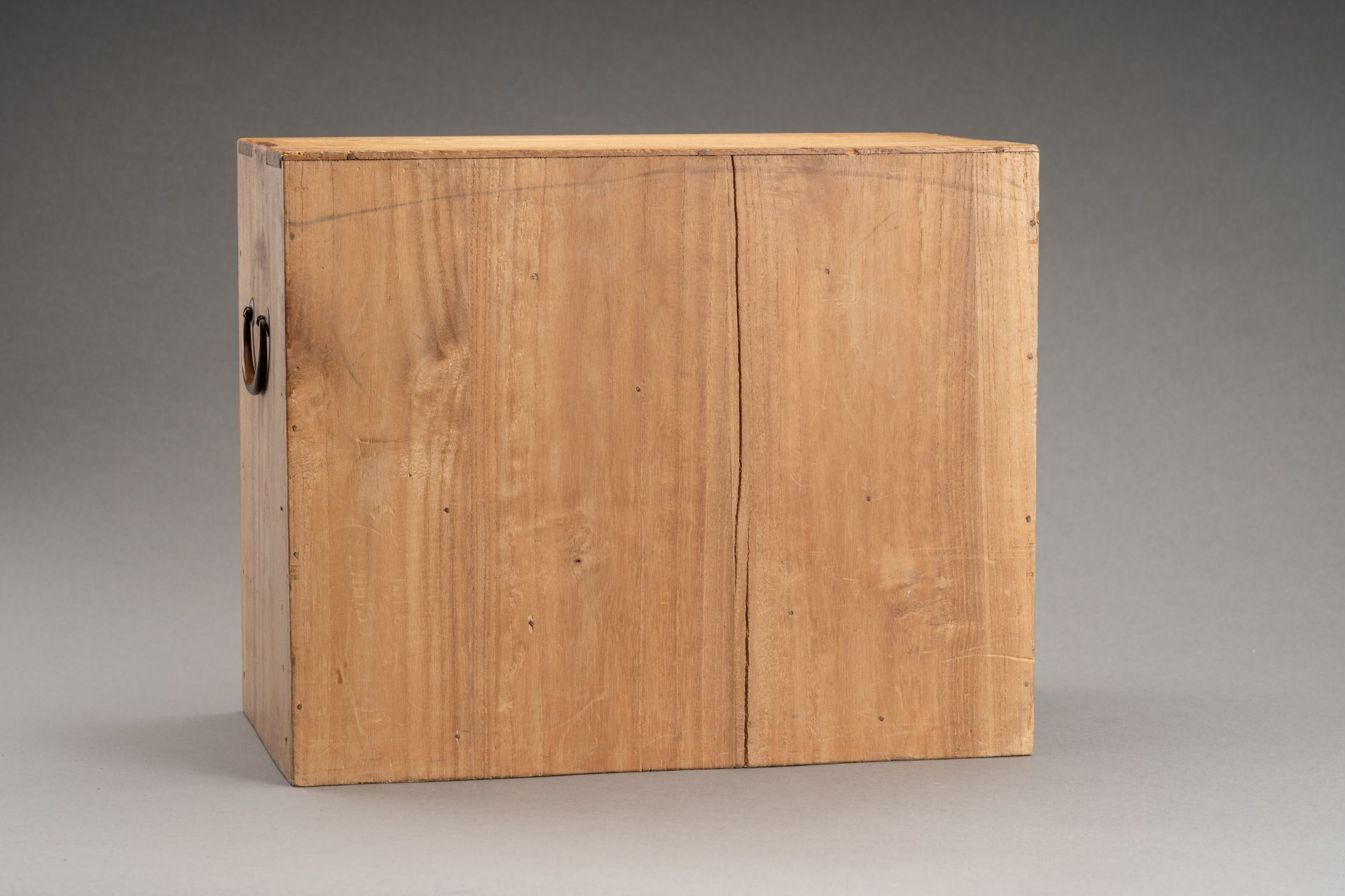 A WOODEN JAPANESE STORAGE BOX WITH 5 DRAWERS - Image 8 of 8