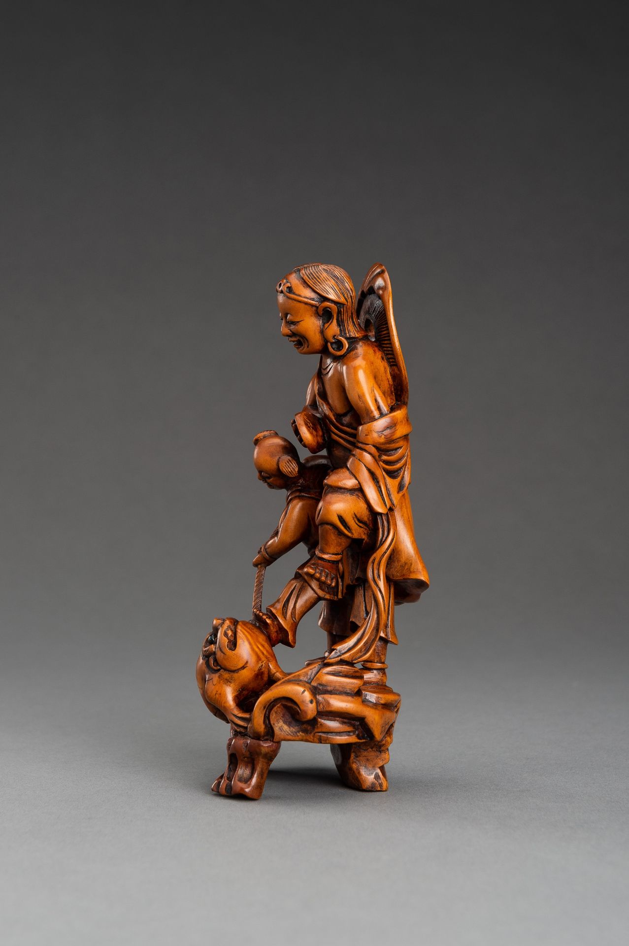 A WOOD FIGURE OF LIU HAI CATCHING THE THREE-LEGGED TOAD, 1900s - Image 5 of 11