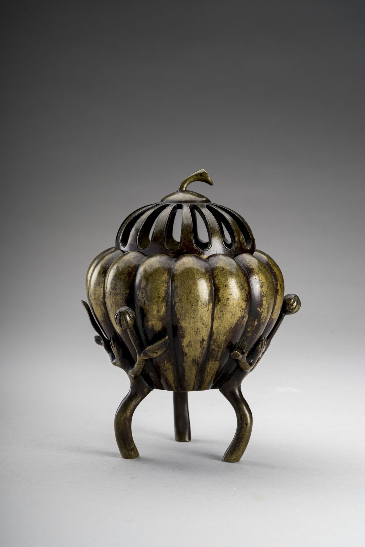 A 'MELON' BRONZE TRIPOD CENSER, MEIJI - Bild 3 aus 10