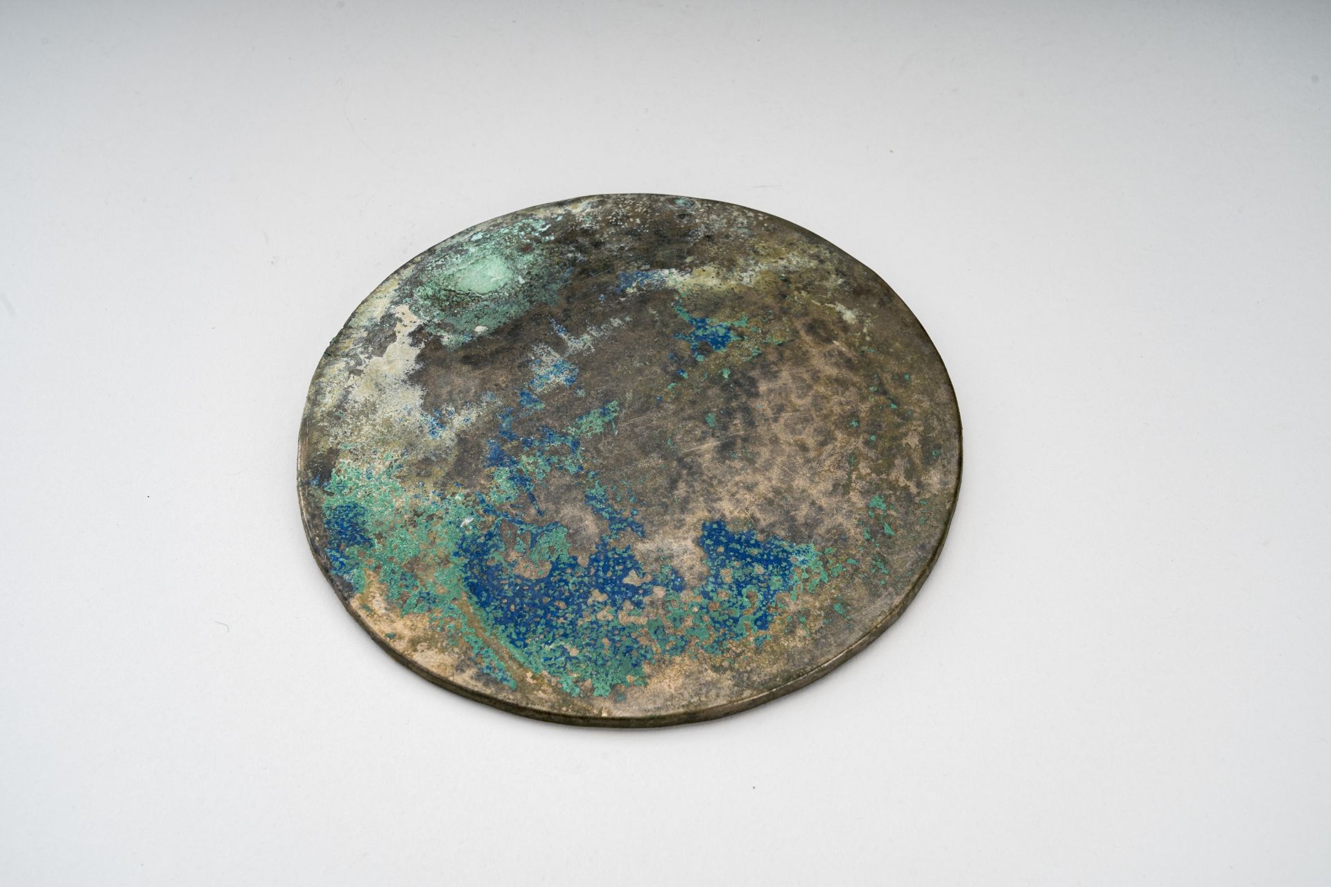 A BRONZE MIRROR, HAN DYNASTY - Bild 4 aus 7