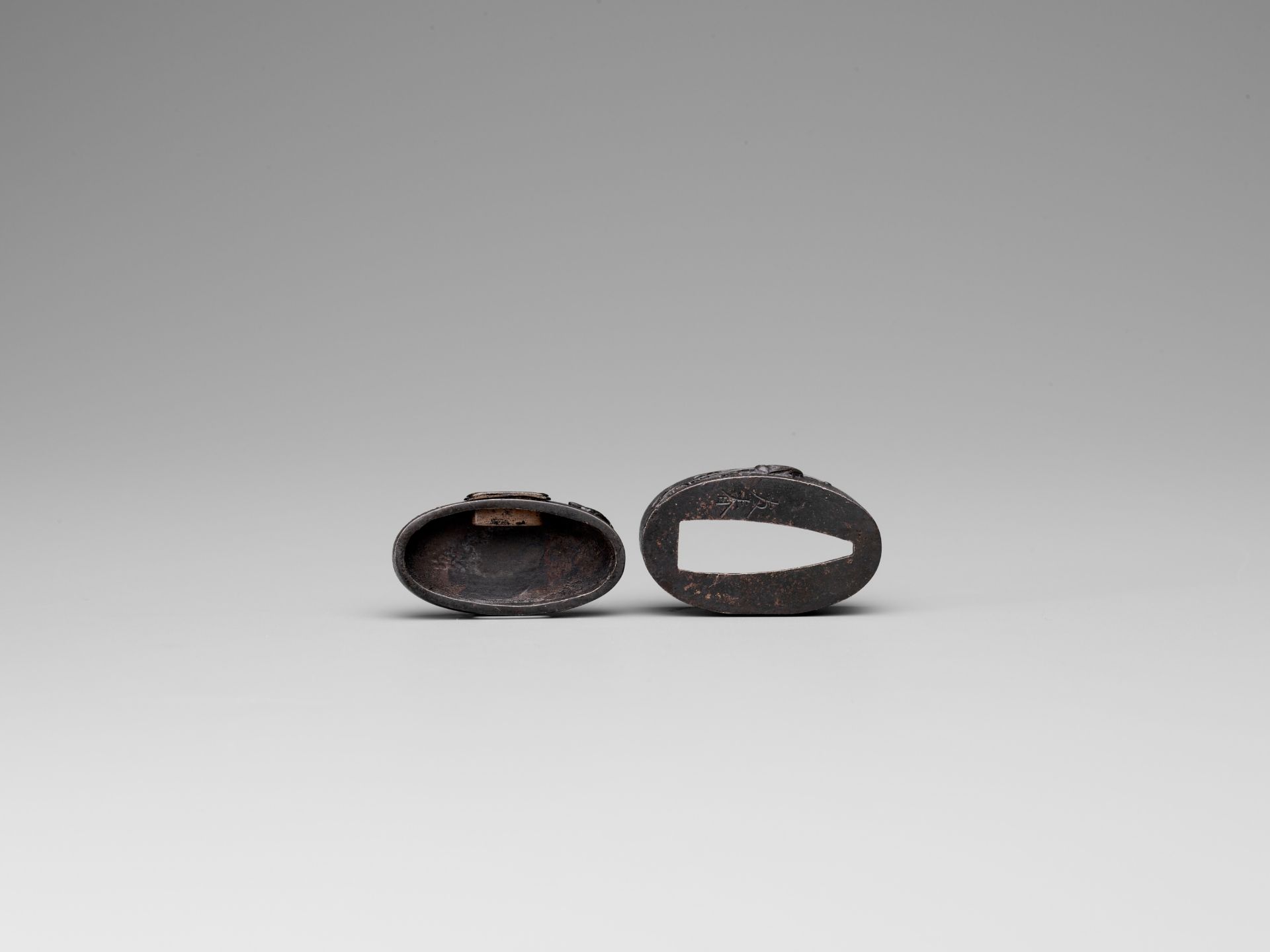 TOMOHARU: A FUCHI AND KASHIRA WITH BIRDS - Image 5 of 6