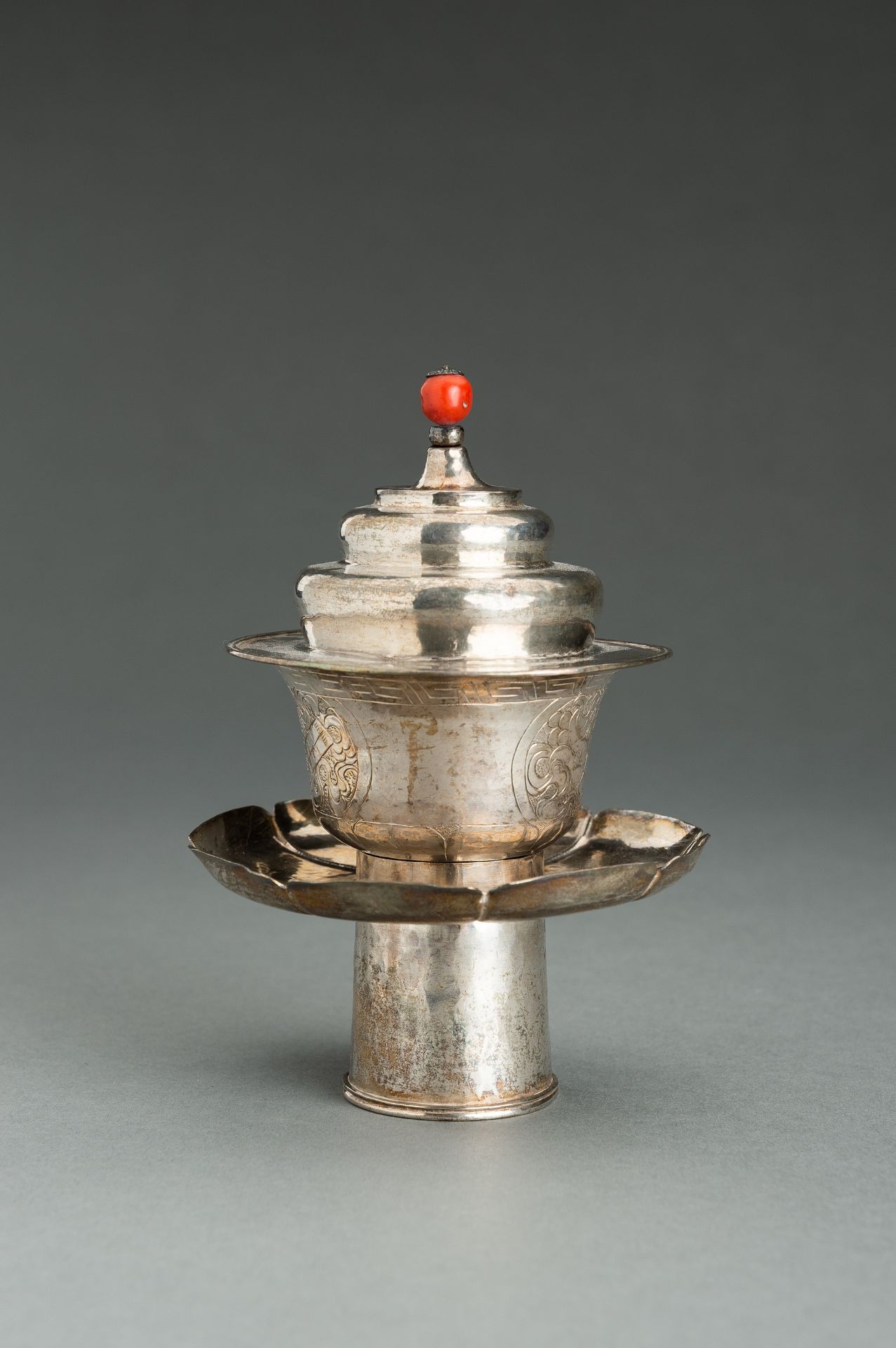 A SILVER BUTTER TEA SET, 19th CENTURY - Bild 2 aus 10