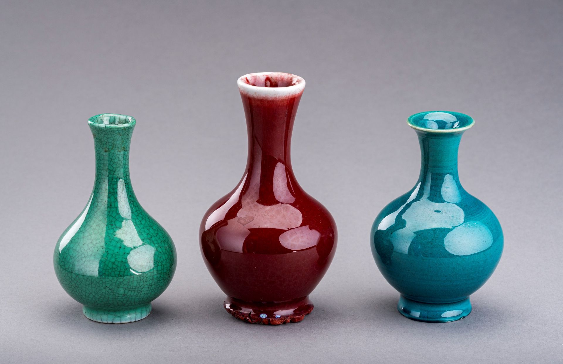 A GROUP OF THREE MINIATURE BOTTLE VASES, TIANQIUPING, c. 1920s