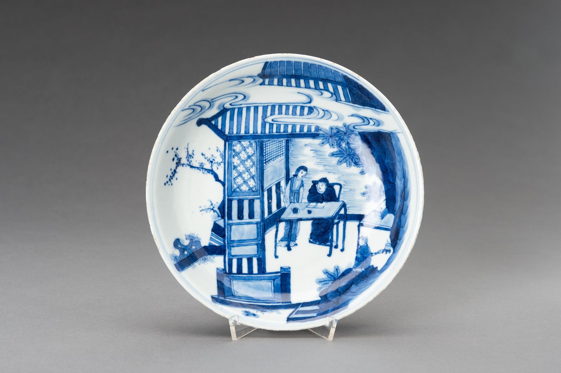 A PAIR OF BLUE AND WHITE 'PALACE GARDEN' PORCELAIN DISHES, QING - Image 7 of 10