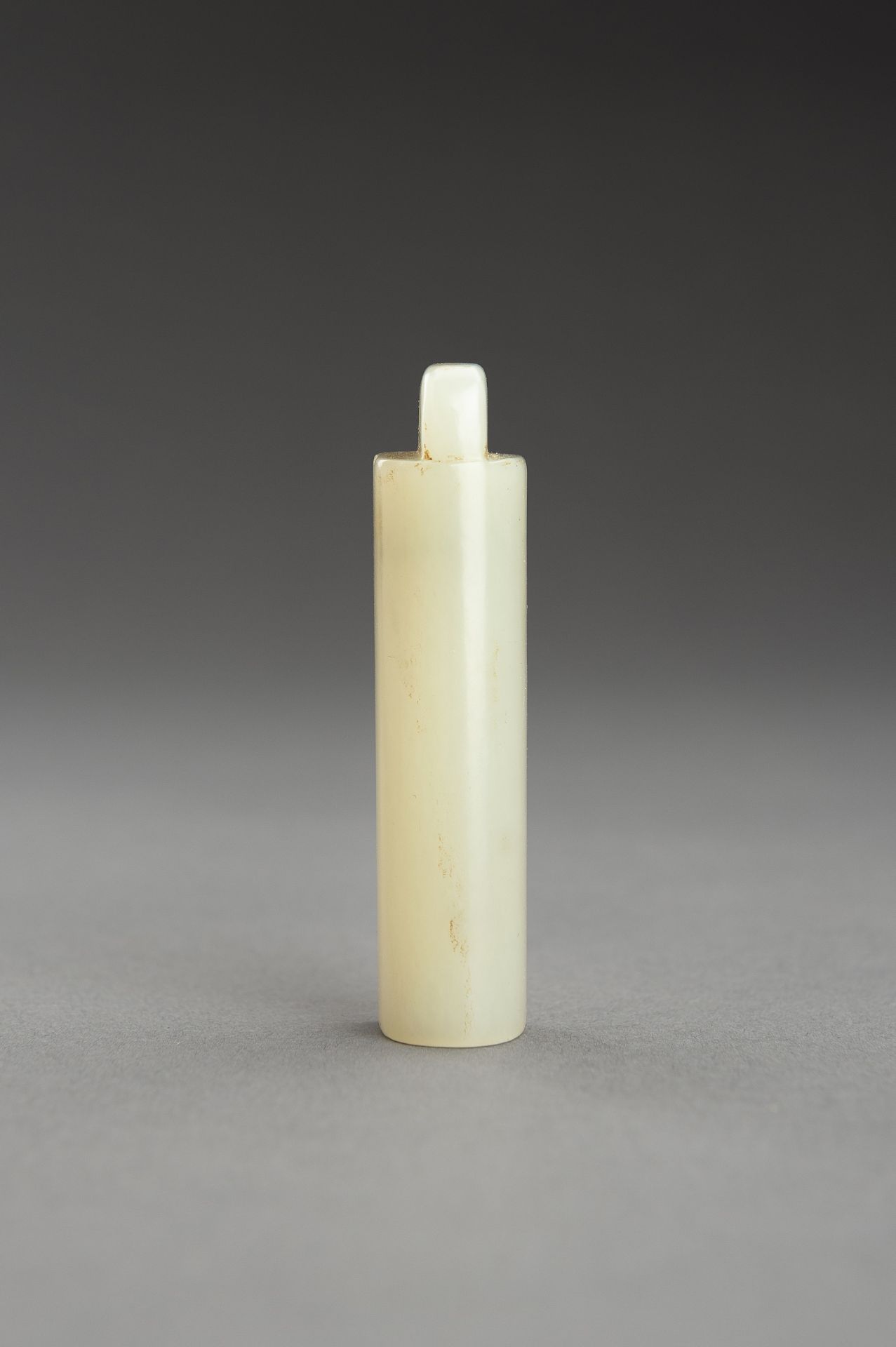 A PALE CELADON AND RUSSET JADE PLUME HOLDER - Image 2 of 9