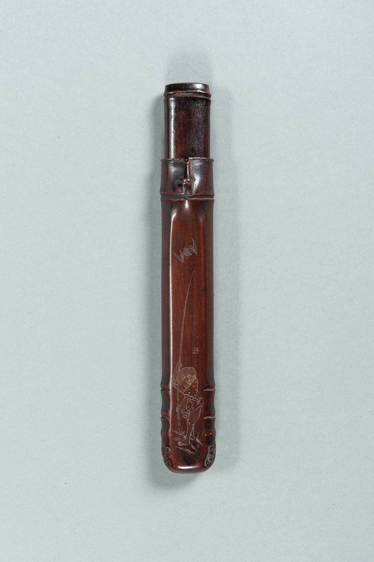 A WOOD KISERUZUTSU DEPICTING A BOY AND BAT, MEIJI - Bild 2 aus 9