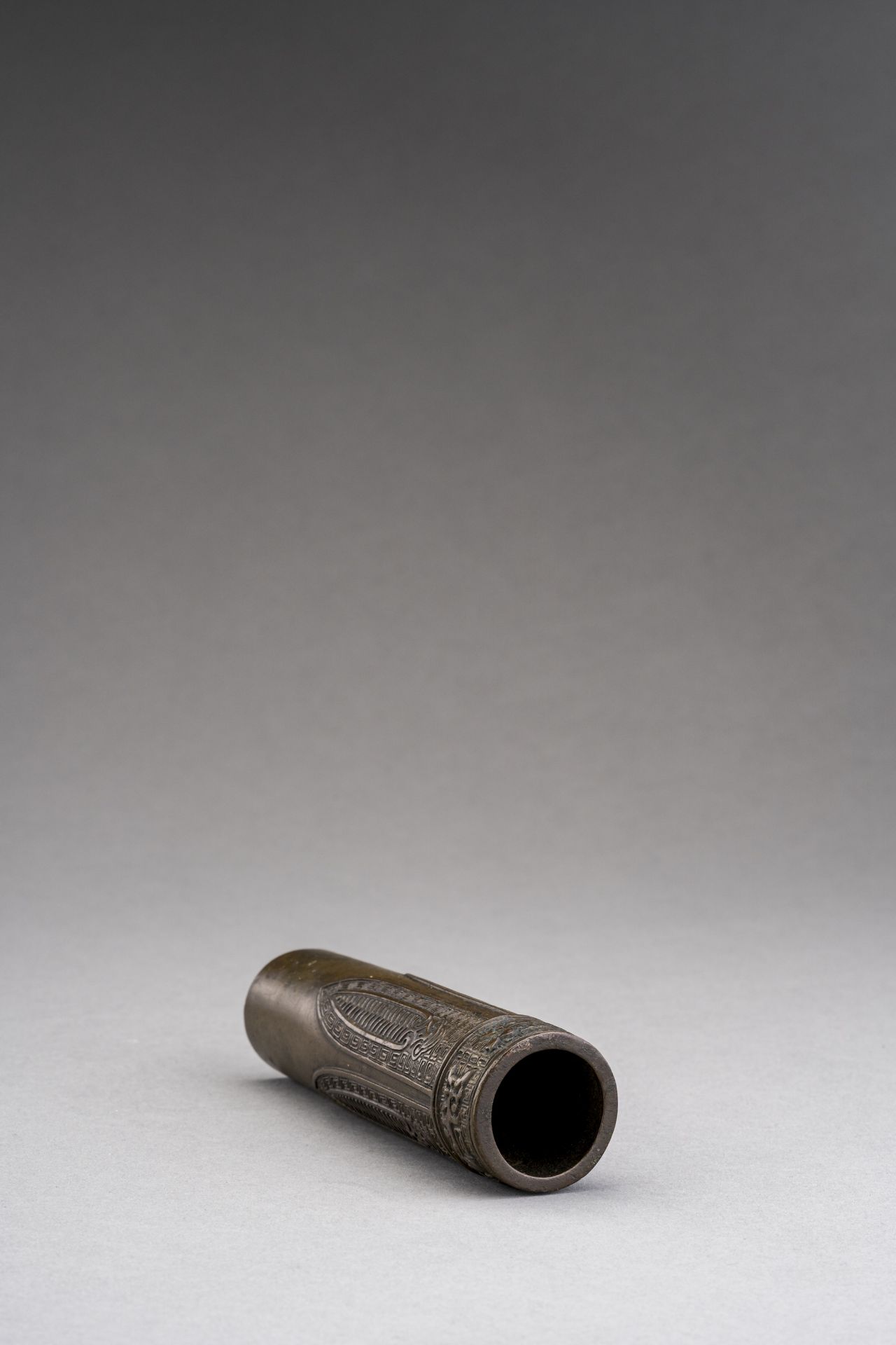 A BRONZE CYLINDRICAL VESSEL WITH CICADAS - Image 11 of 13