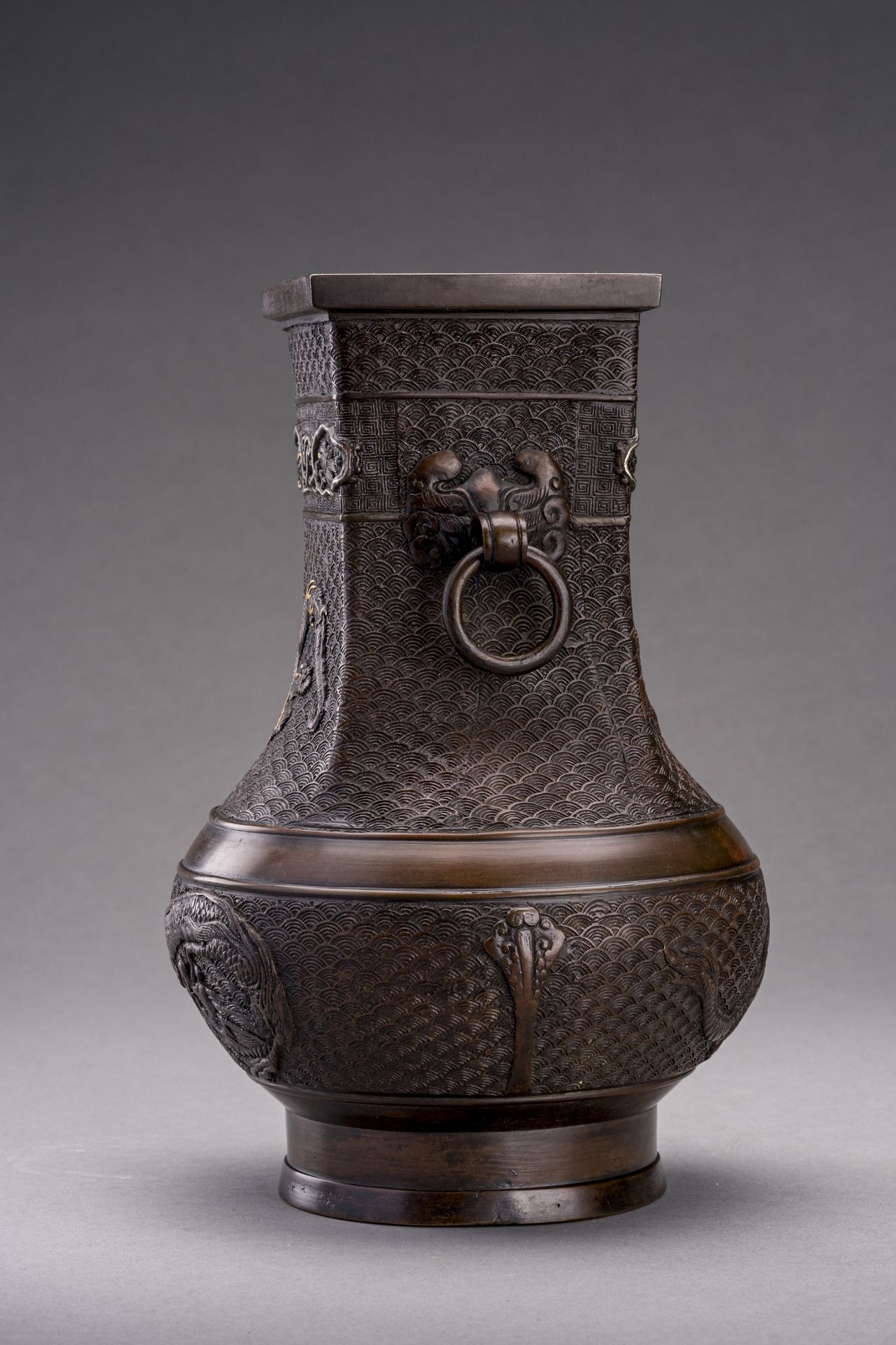 A GOLD AND SILVER INLAID BRONZE 'DRAGON' VASE, EDO - Image 2 of 9