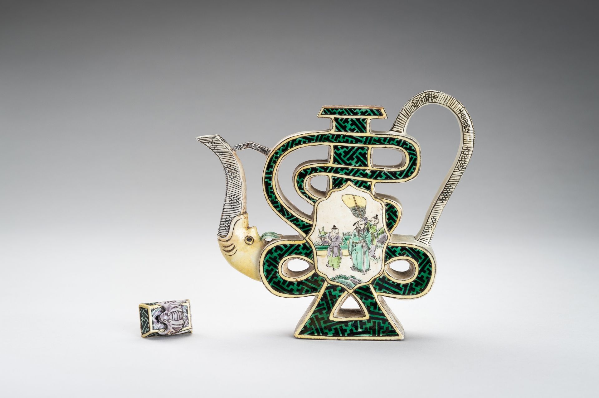 A FAMILLE VERTE PORCELAIN PUZZLE TEAPOT, c. 1900s - Image 11 of 13