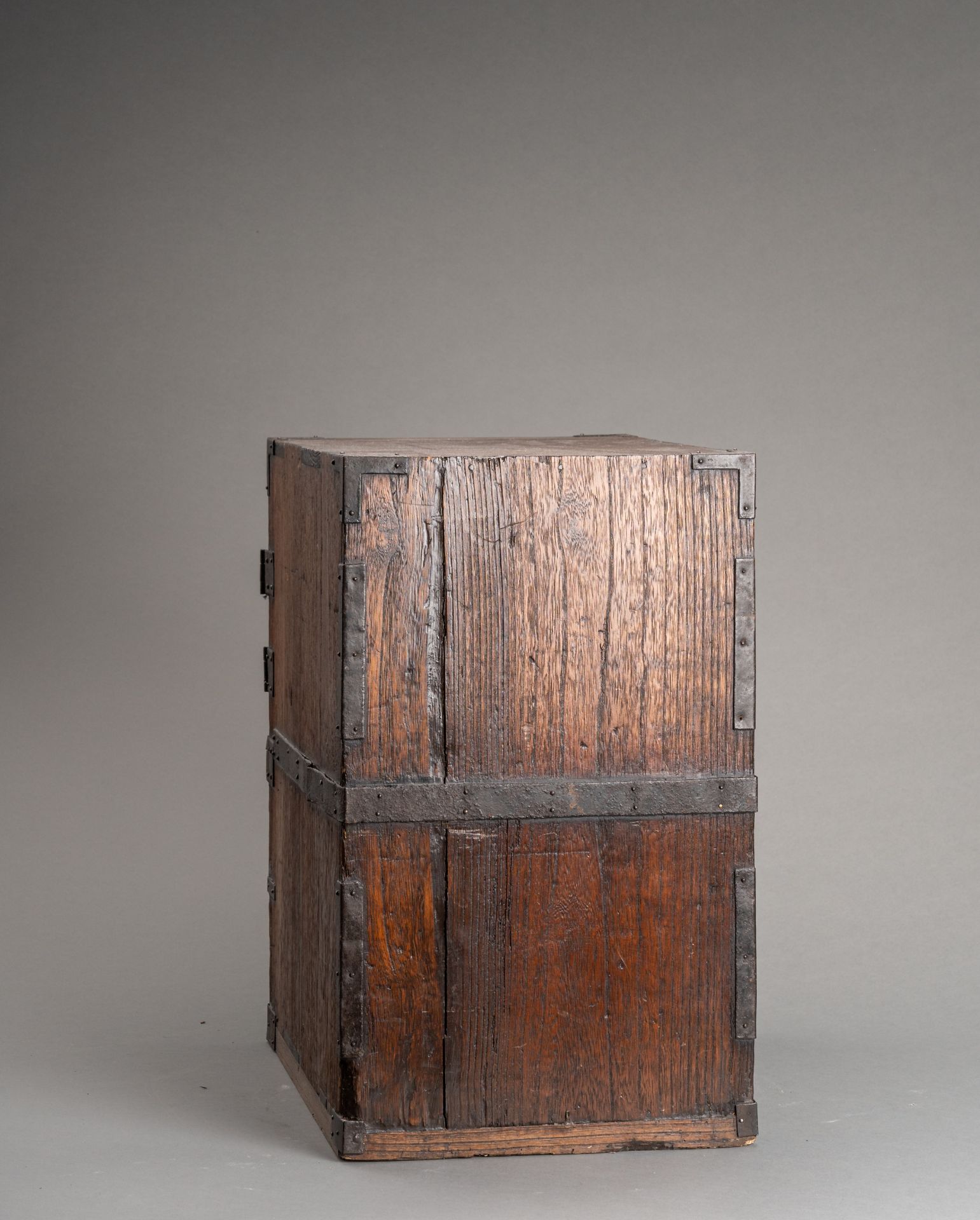 A WOODEN TANSU CHEST WITH 5 DRAWERS, EDO - Image 5 of 7