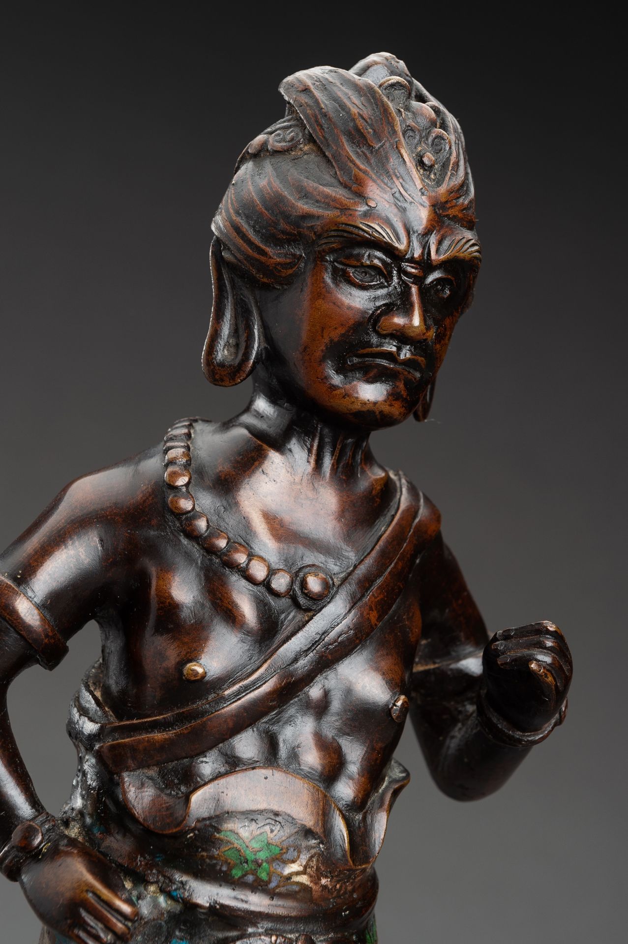 A CHAMPLEVE BRONZE FIGURE OF A GUARDIAN, c. 1920s - Image 2 of 9