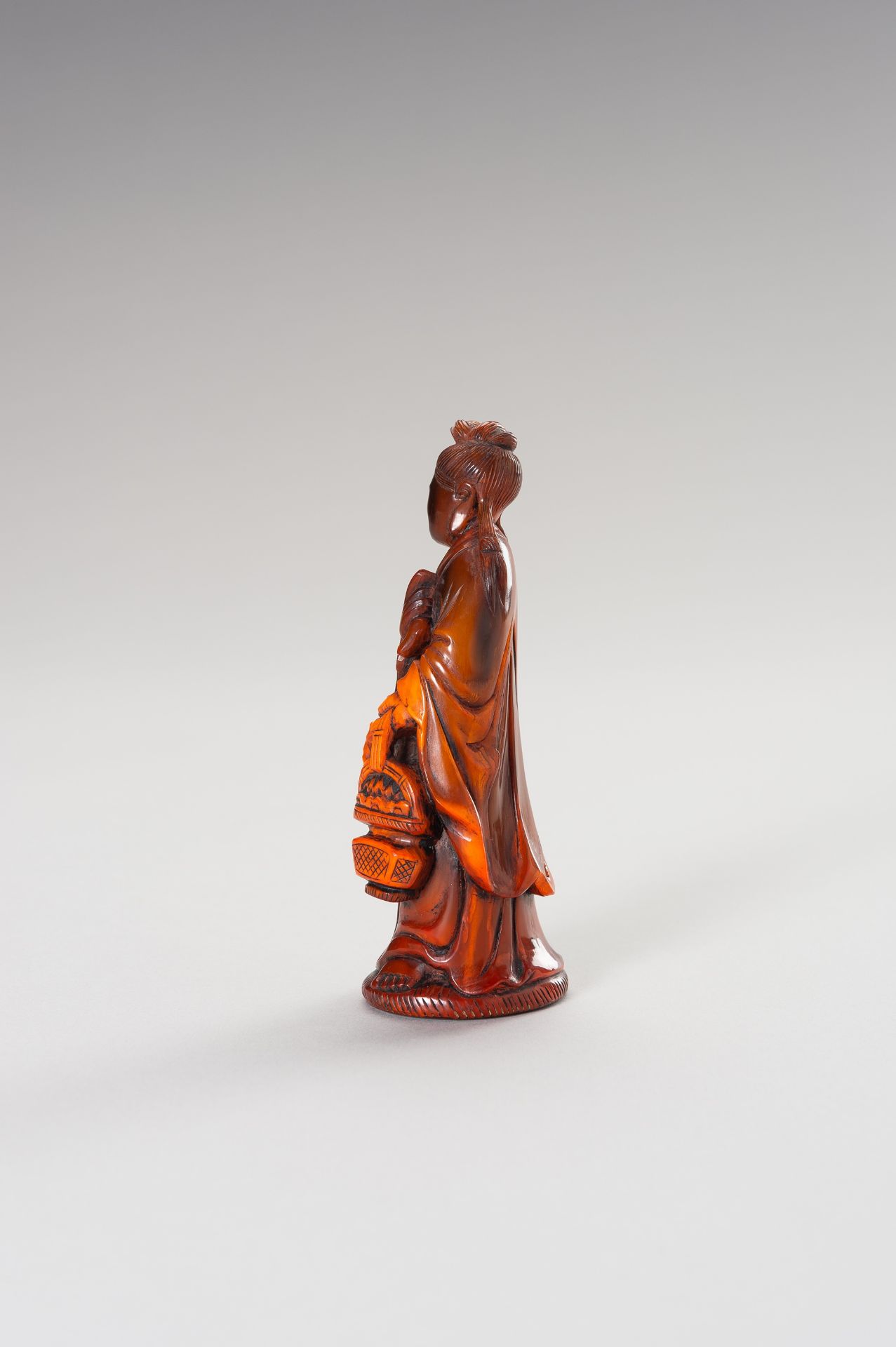 A HORN FIGURE OF GUANYIN - Image 3 of 11