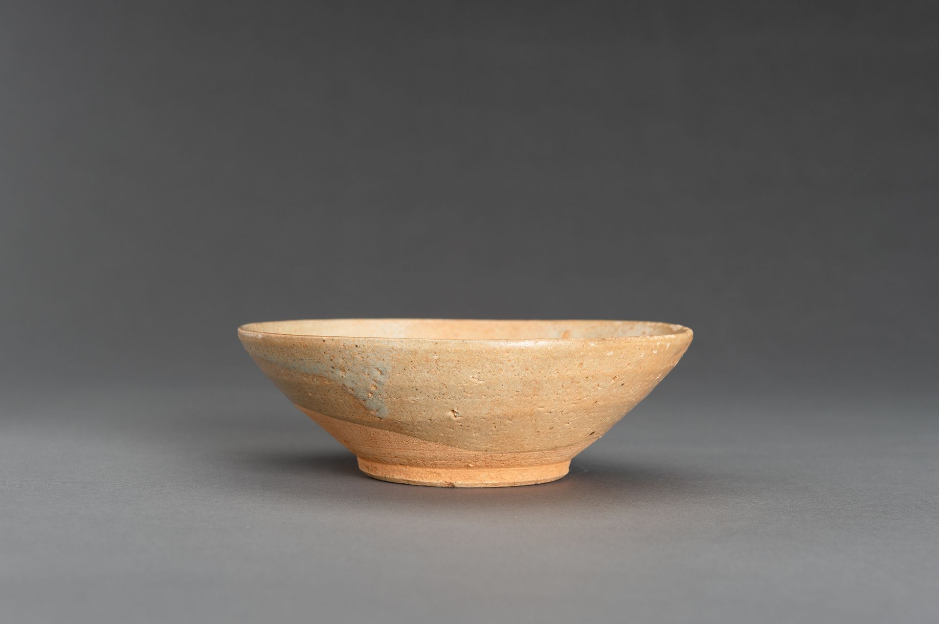 A FINE SONG STYLE QINGBAI GLAZED CERAMIC BOWL - Image 8 of 13