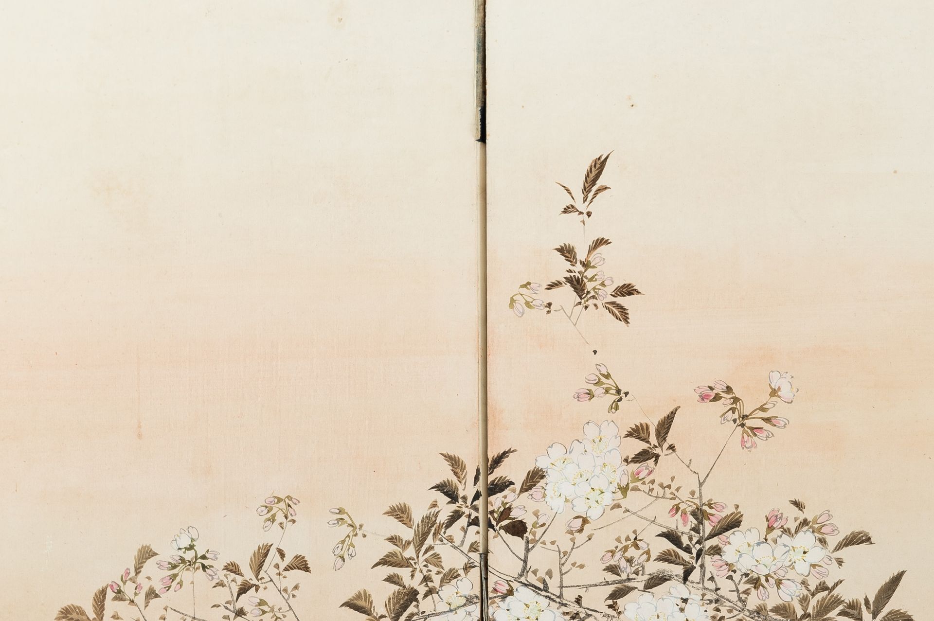 A SIX-PANEL FOLDING SCREEN WITH PRUNUS TREE - Bild 7 aus 11