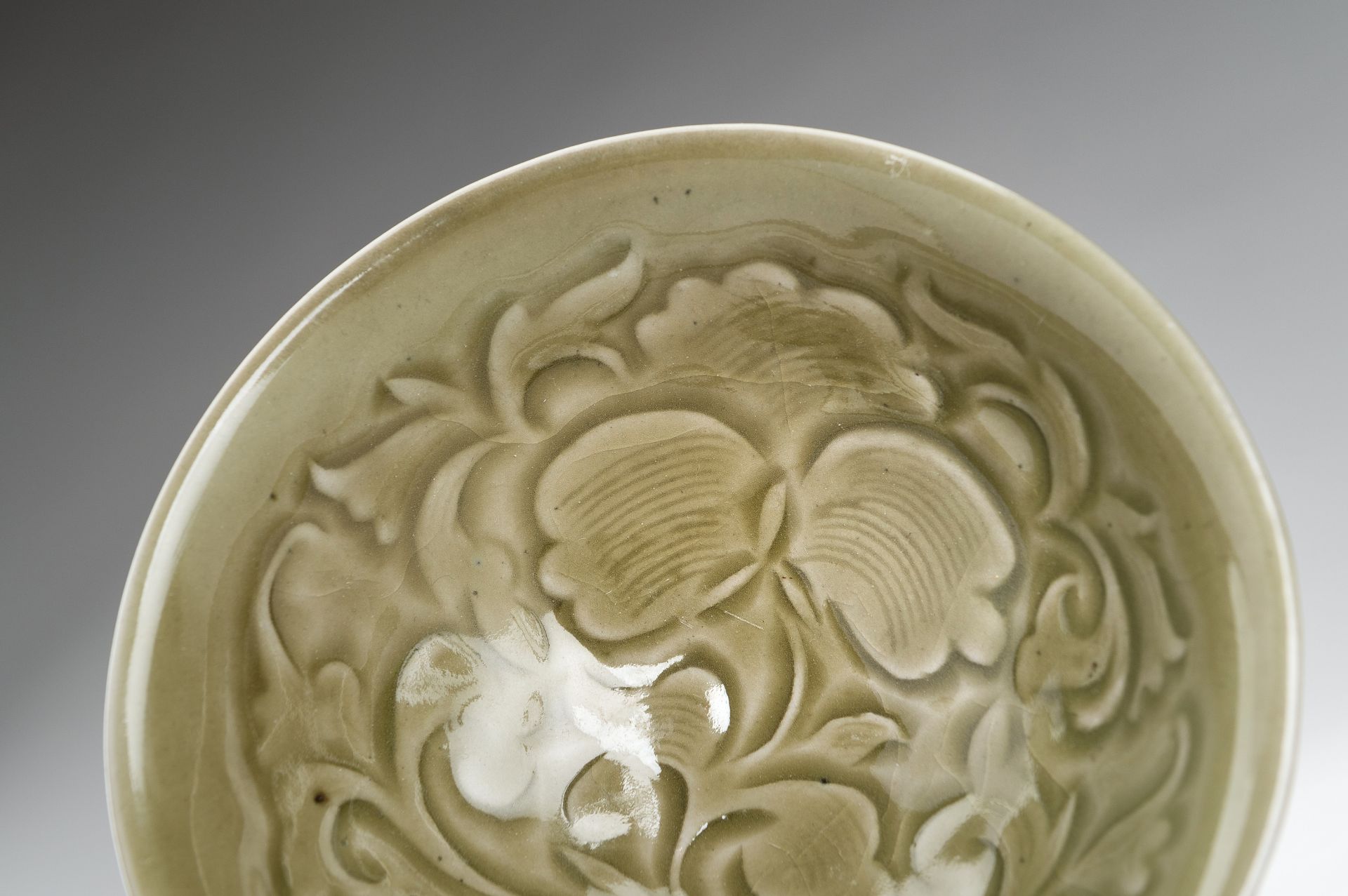 A SONG STYLE YAOZHOU CELADON-GLAZED PORCELAIN BOWL - Image 4 of 11