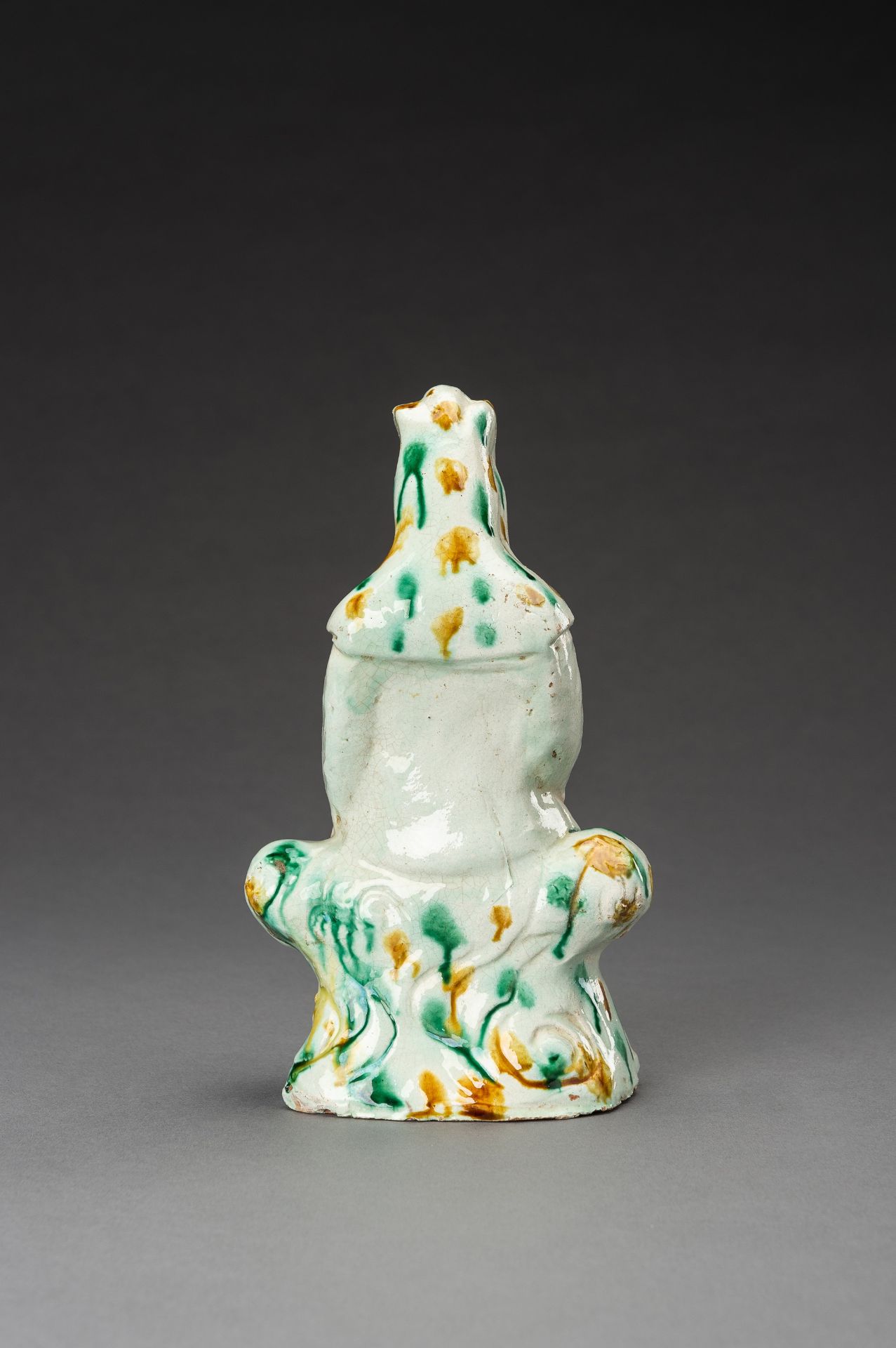 A SANCAI GLAZED CERAMIC FIGURE OF GUANYIN, 1920s - Bild 9 aus 10