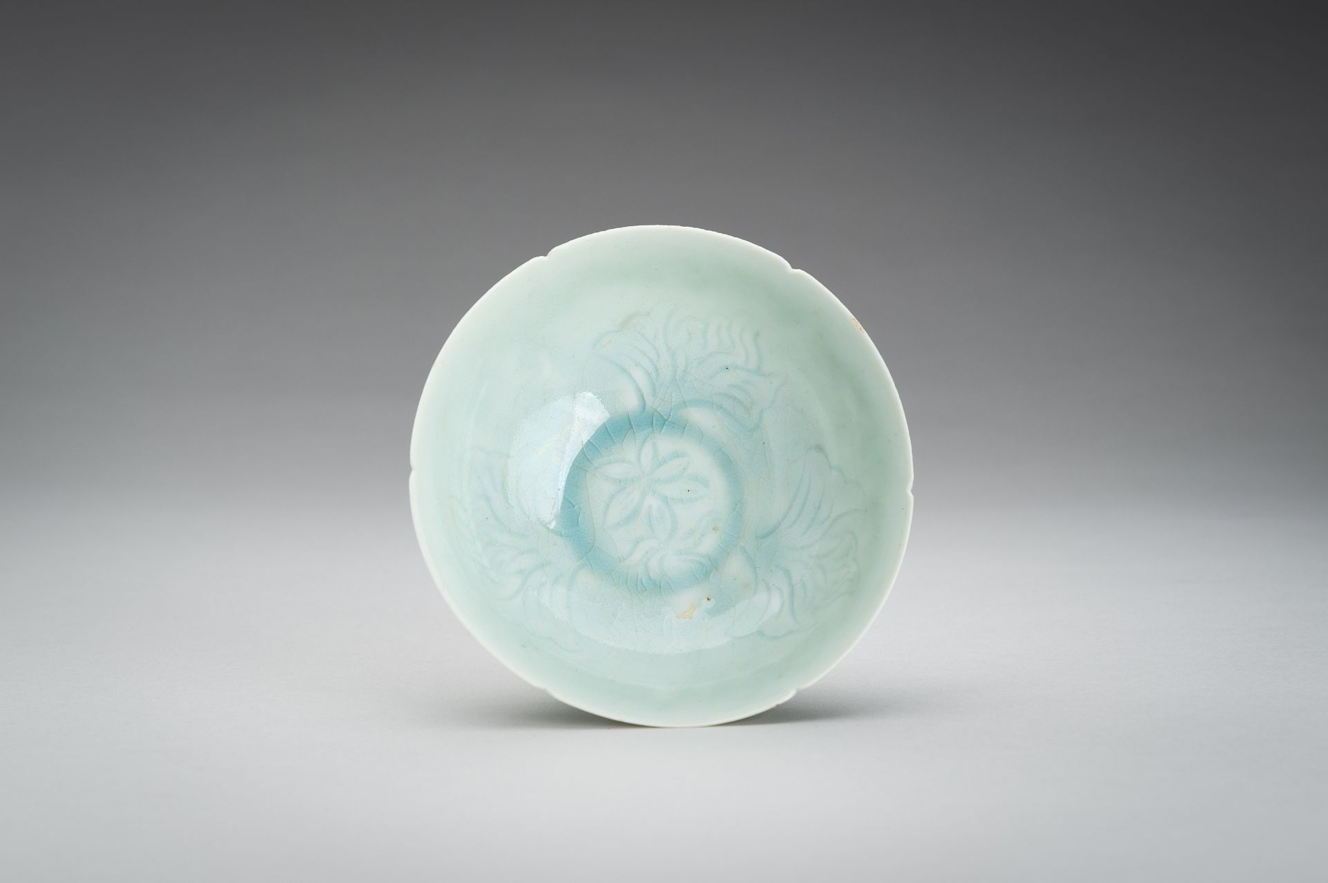 A SONG STYLE QINGBAI GLAZED PORCLEAIN BOWL - Image 2 of 12