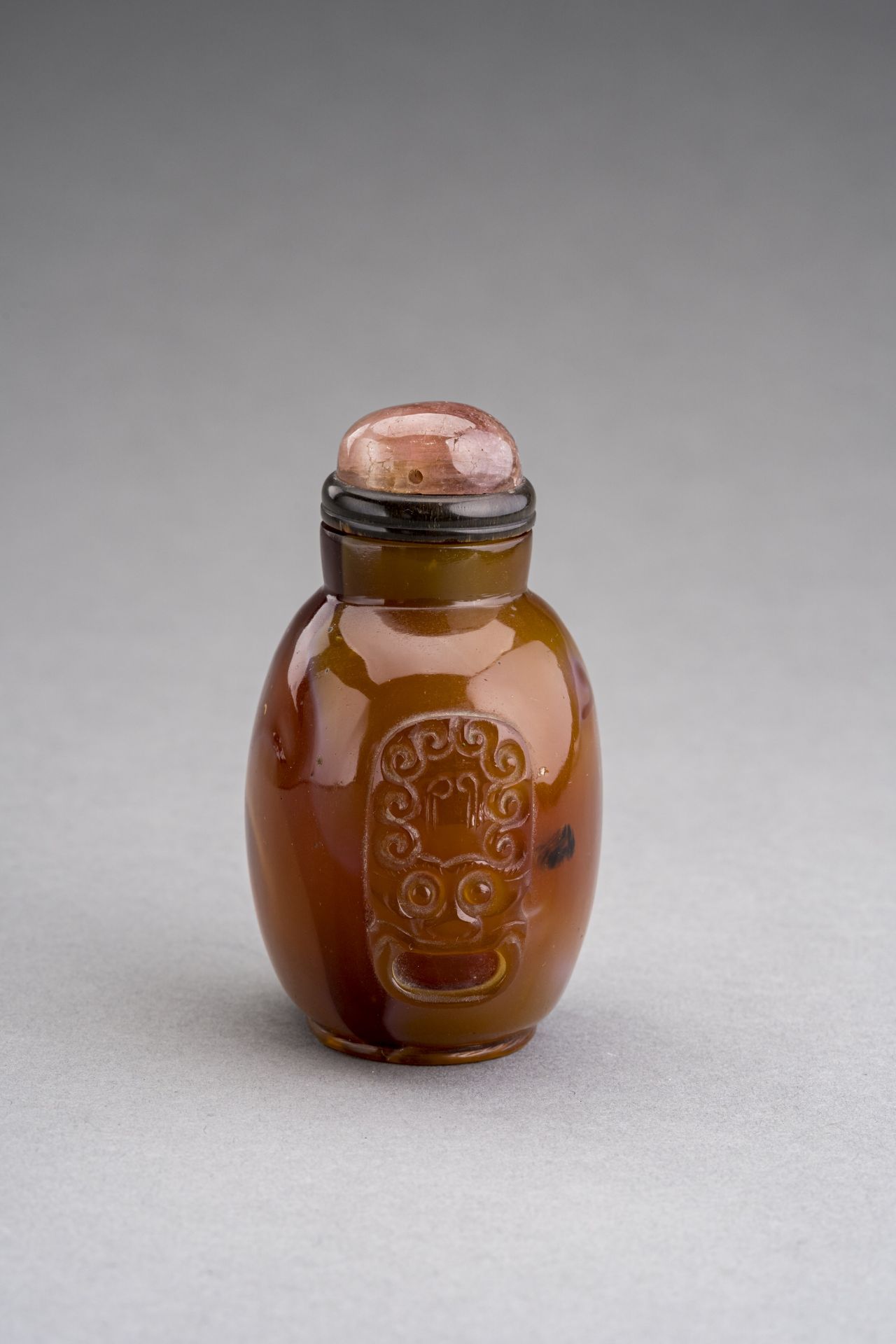 AN AGATE SNUFF BOTTLE, QING DYNASTY - Image 4 of 6