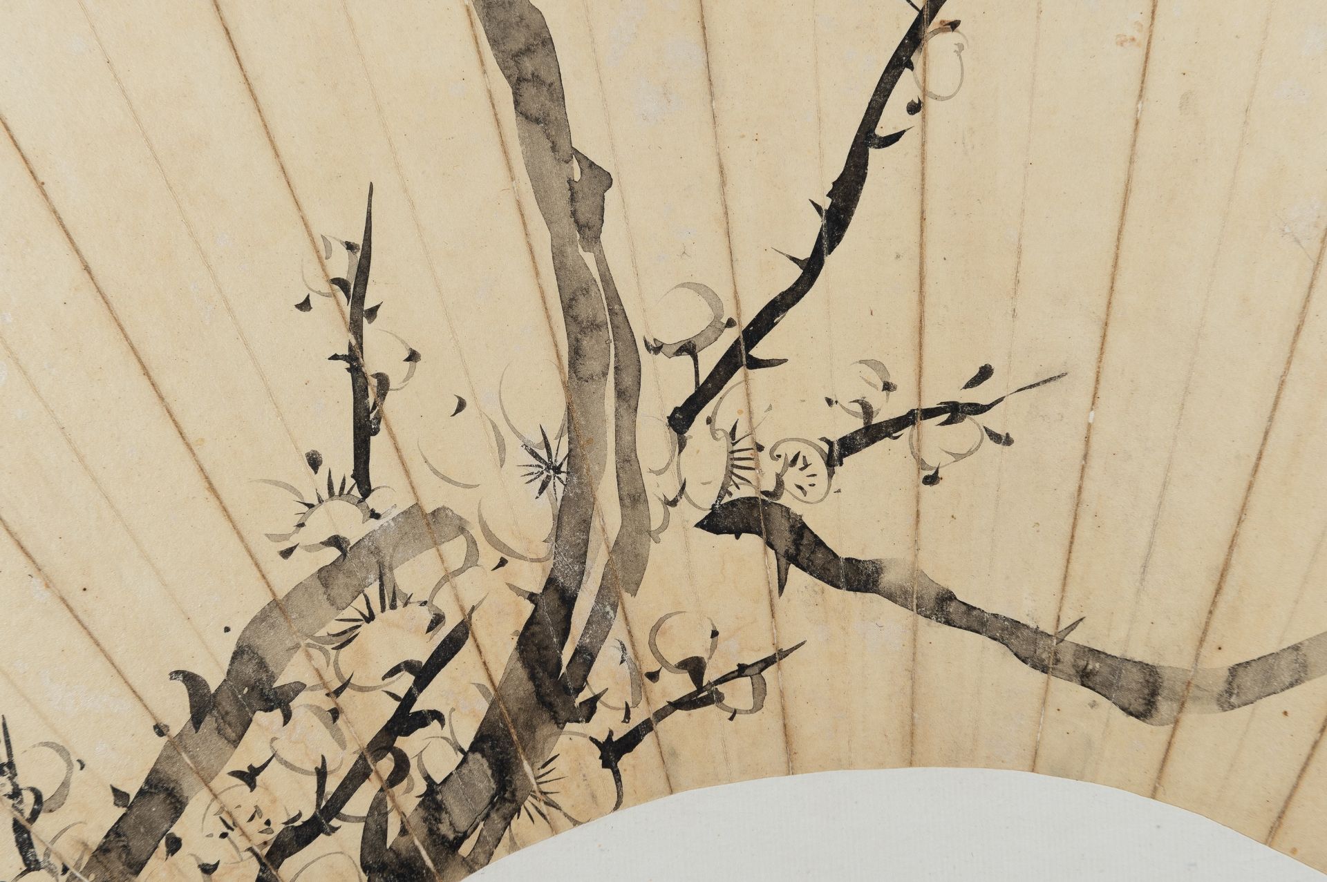 FAN SHAPE PLUM BLOSSOMS PAINTING - Bild 9 aus 12